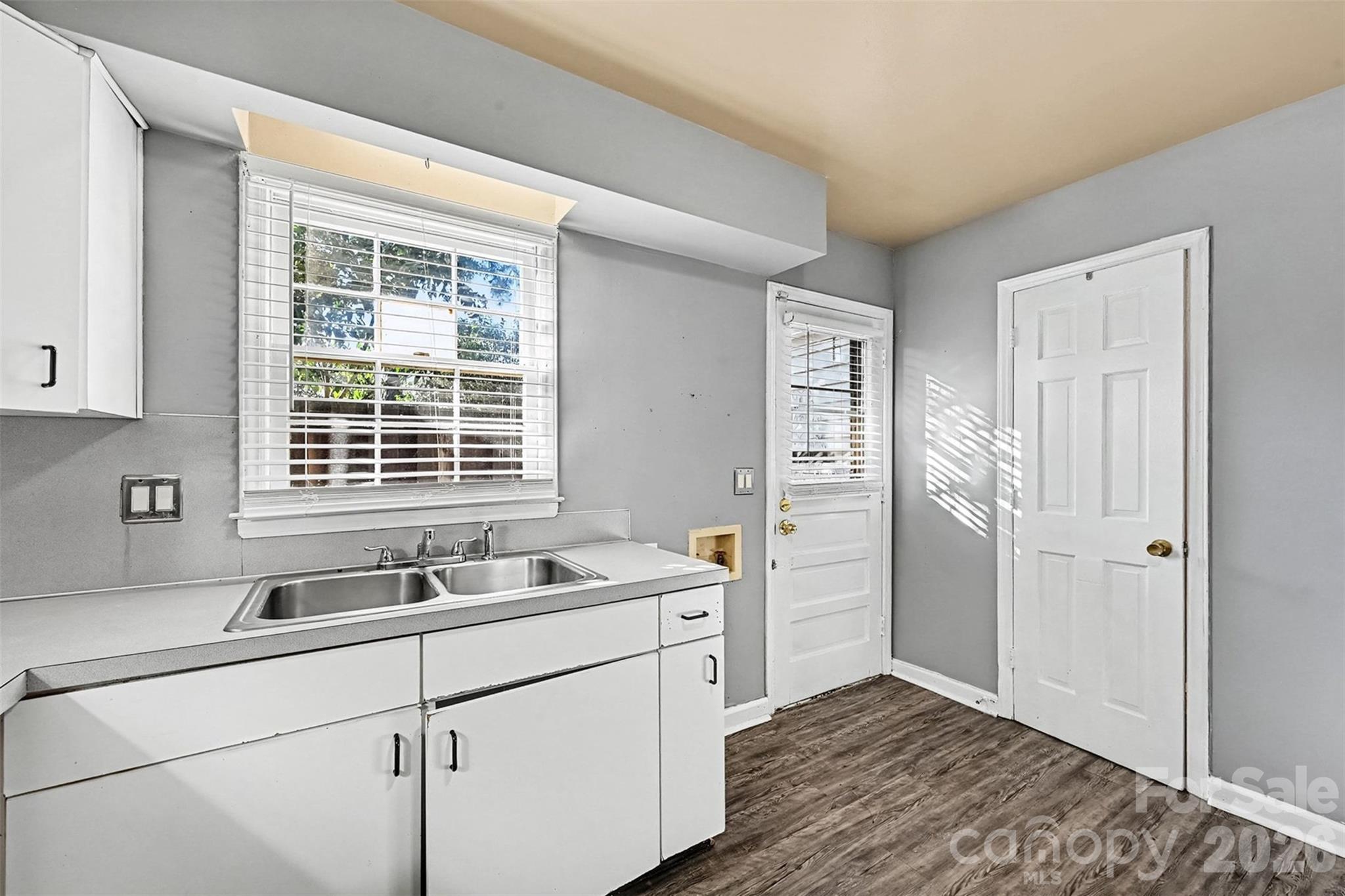 Condominium at 6436 Old Pineville Road, Charlotte, photo 11 of 27
