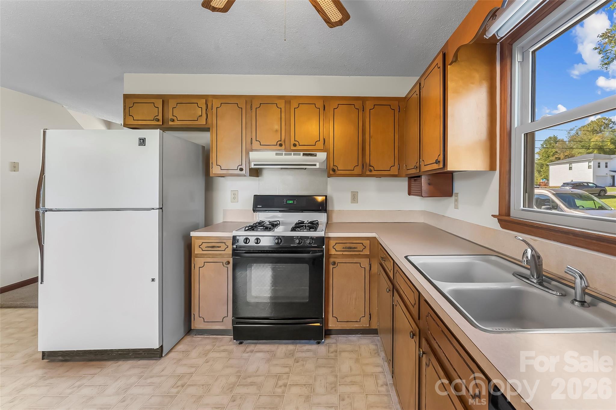 Main Floor, Kitchen, Refrigerator Conveys with Property - 2207 Beauty Street, Statesville