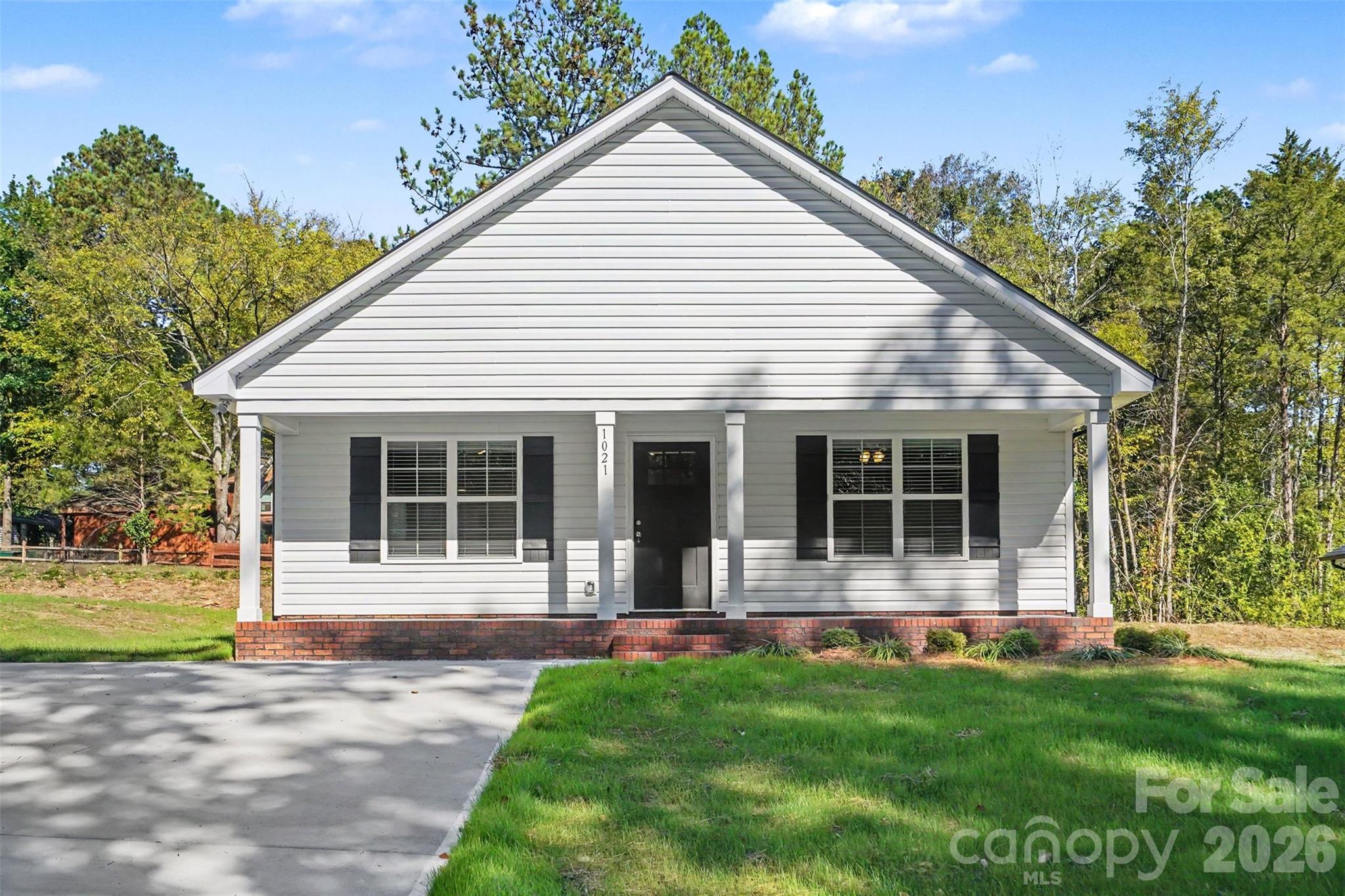 Single Family Residence at 1021 Alabama Street, Kannapolis, photo 3 of 29