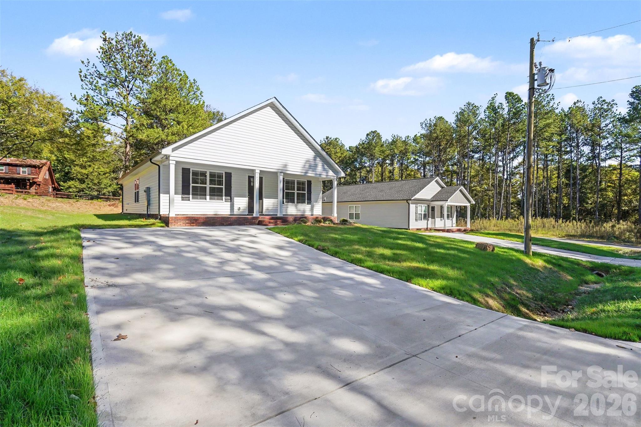 Single Family Residence at 1021 Alabama Street, Kannapolis, photo 4 of 29