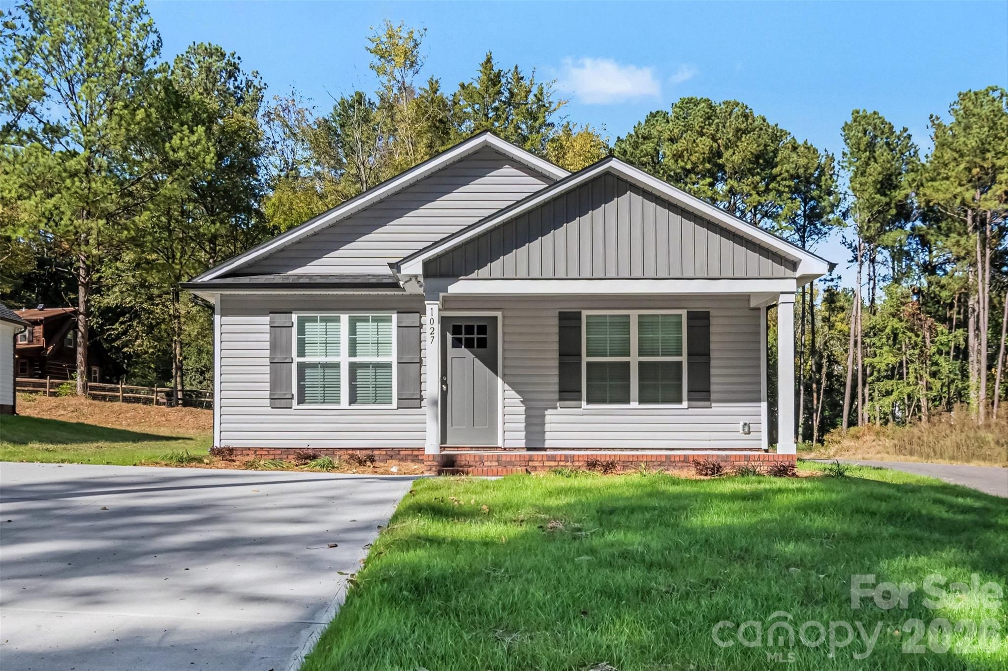 Single Family Residence at 1027 Alabama Street, Kannapolis, photo 3 of 29
