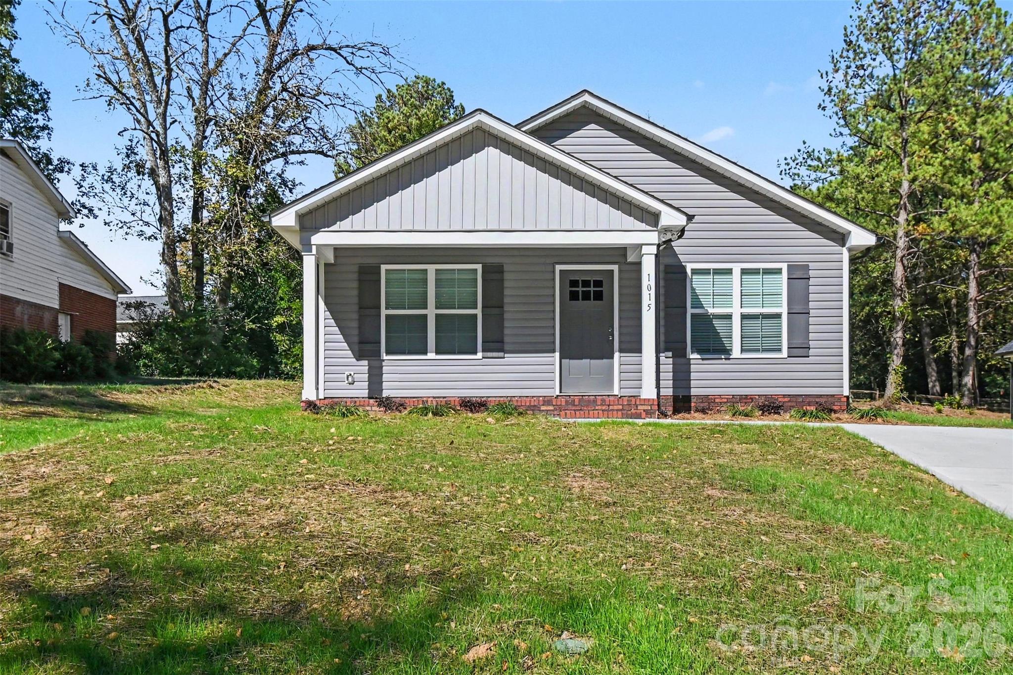 Single Family Residence at 1015 Alabama Street, Kannapolis, photo 2 of 29