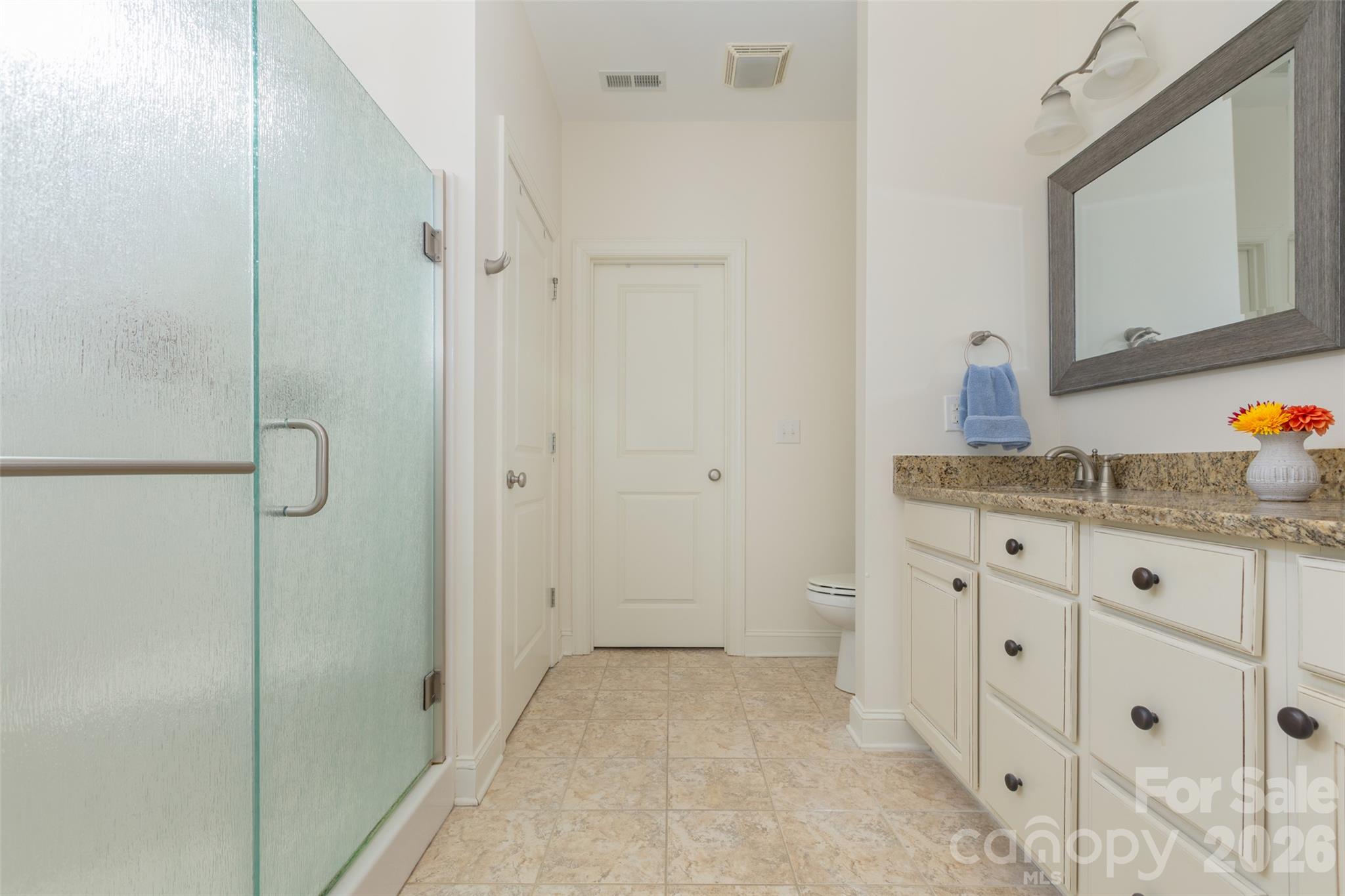 En suite bathroom. - 52 Fox Trot Path, Fletcher
