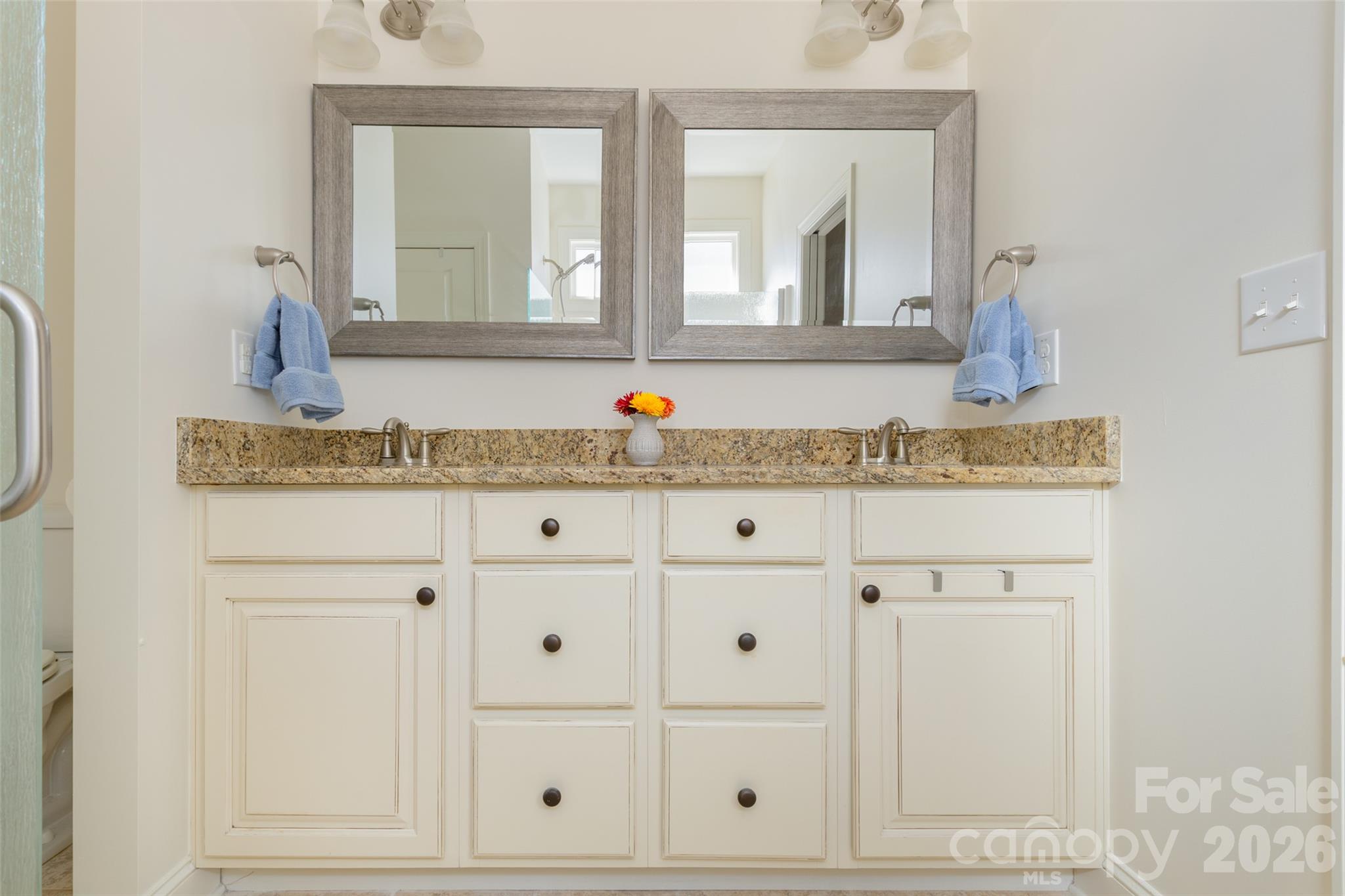 Double vanity. - 52 Fox Trot Path, Fletcher
