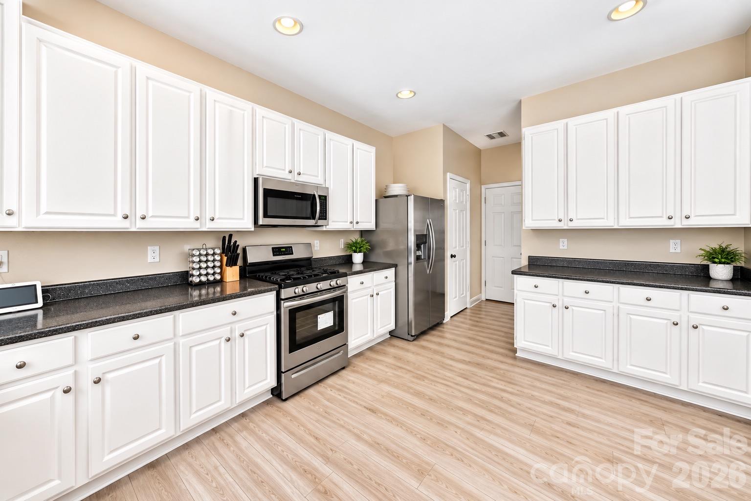 Single Family Residence at 4328 Stone Mountain Drive, Gastonia, photo 11 of 29