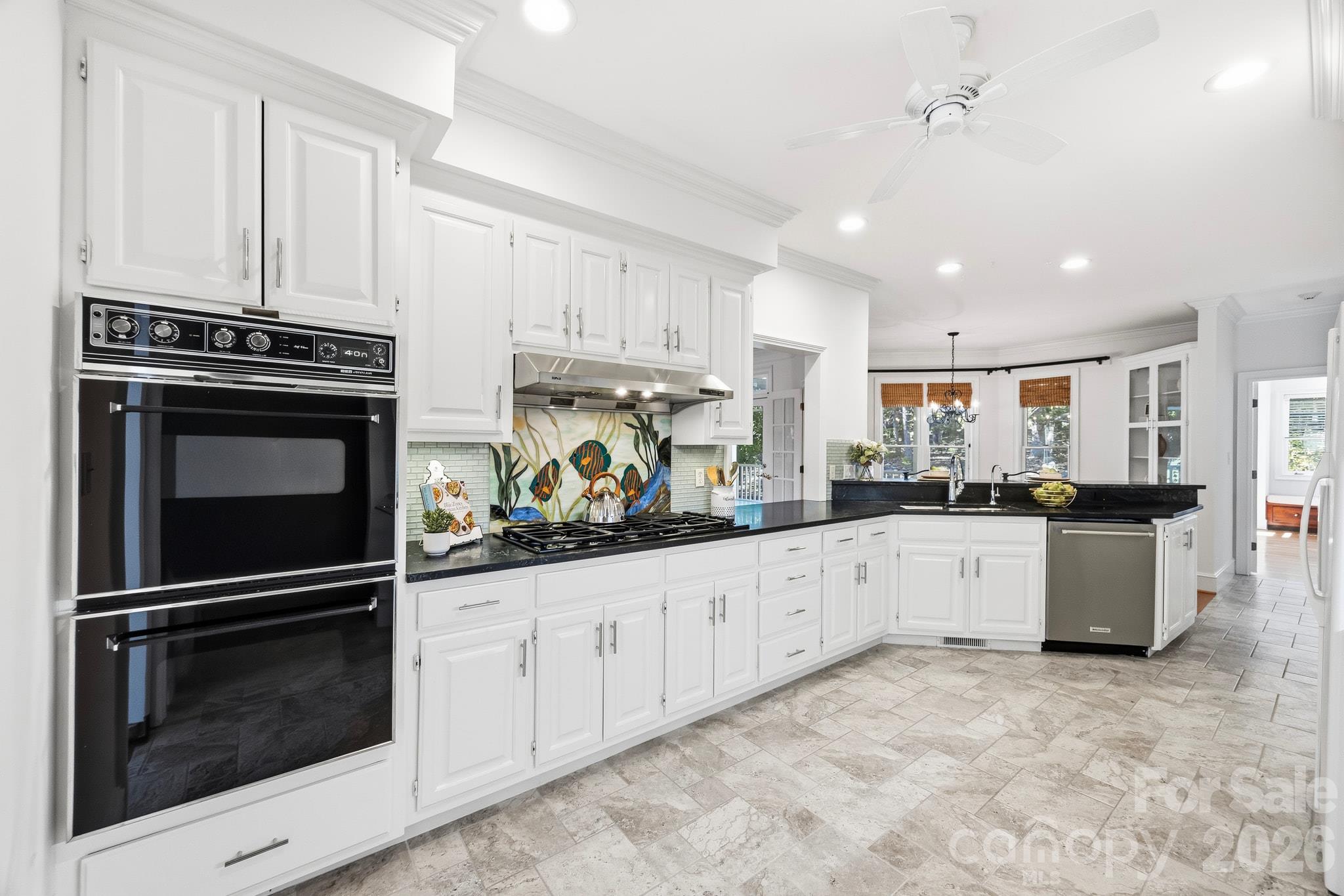 Single Family Residence at 6502 Carriage Lane, Waxhaw, photo 11 of 48