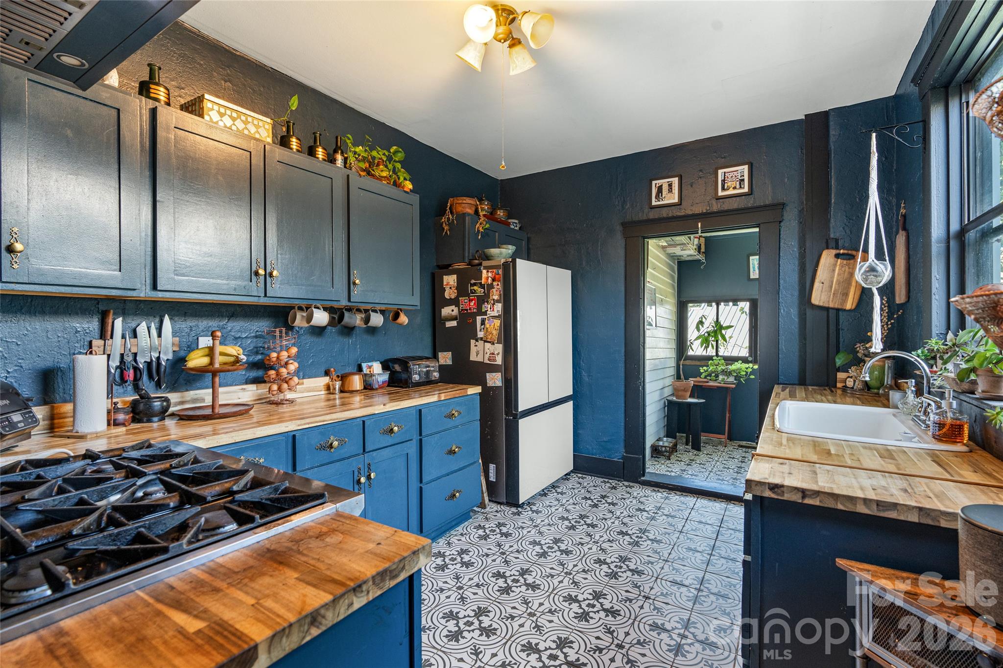 Single Family Residence at 77 Cherry Street, Asheville, photo 22 of 34