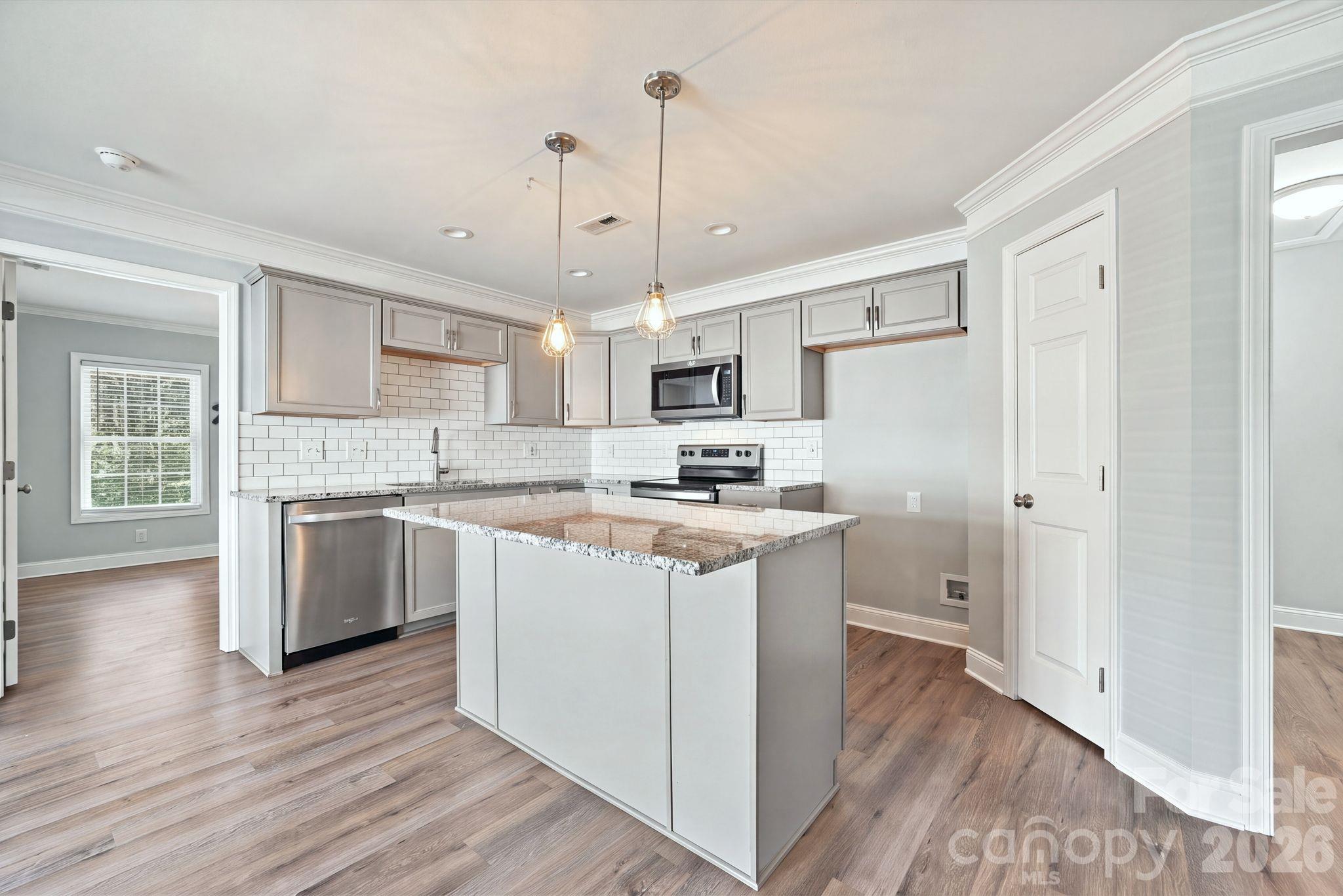 Single Family Residence at 772 Log Cabin Drive, Gastonia, photo 5 of 19