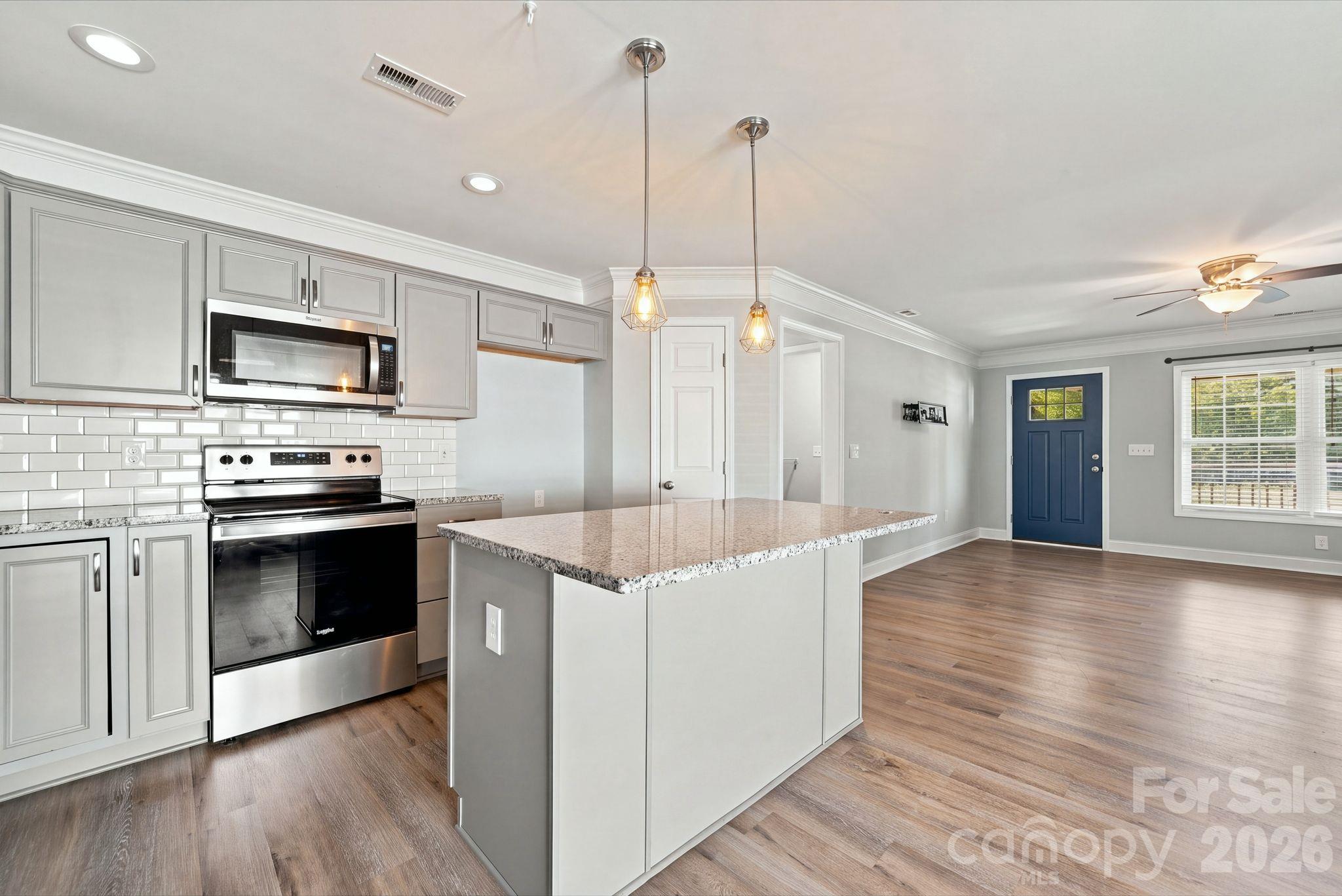 Single Family Residence at 772 Log Cabin Drive, Gastonia, photo 6 of 19