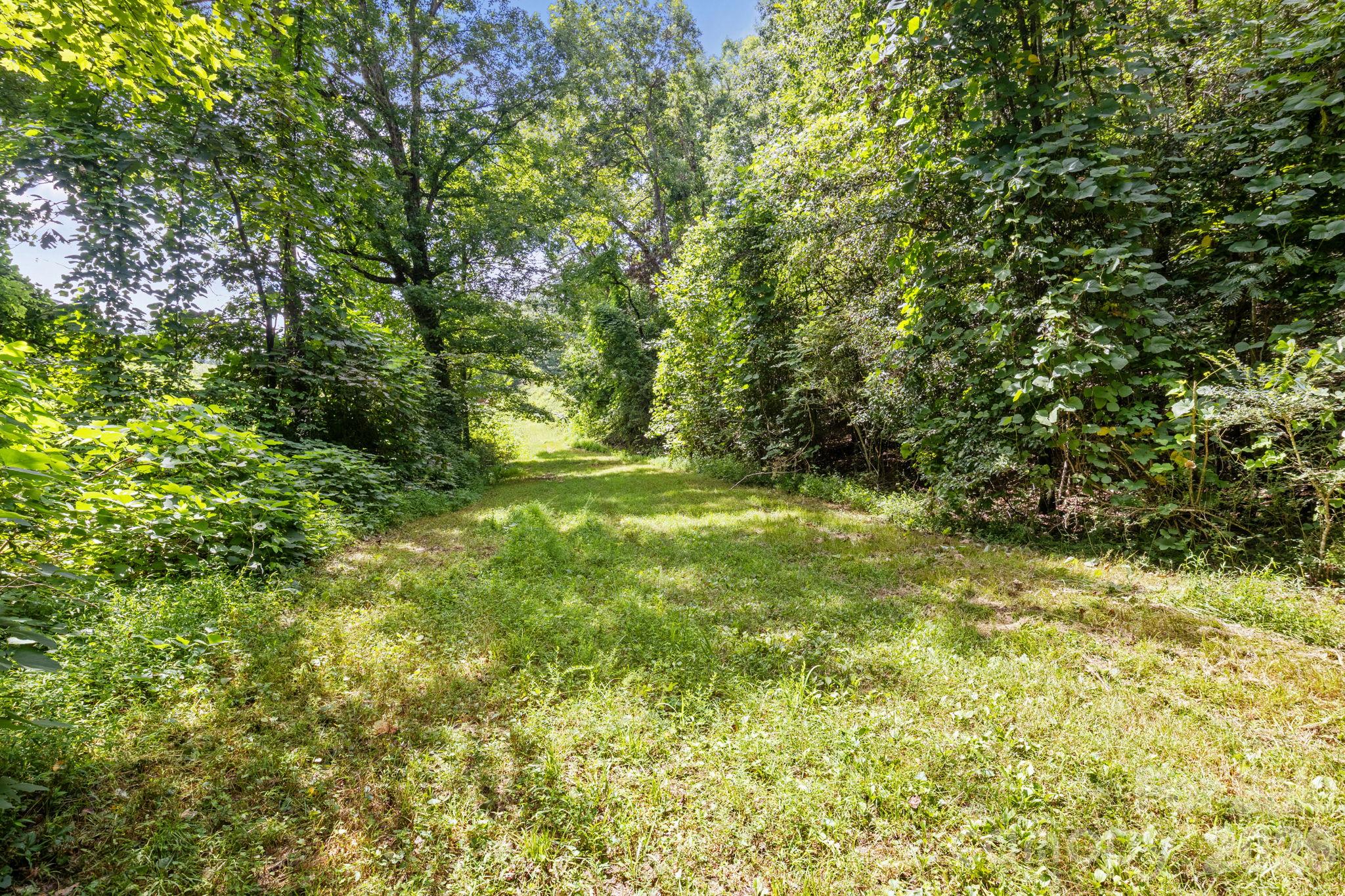 Lot at 0 10th Avenue Drive SW, Hickory, photo 2 of 10