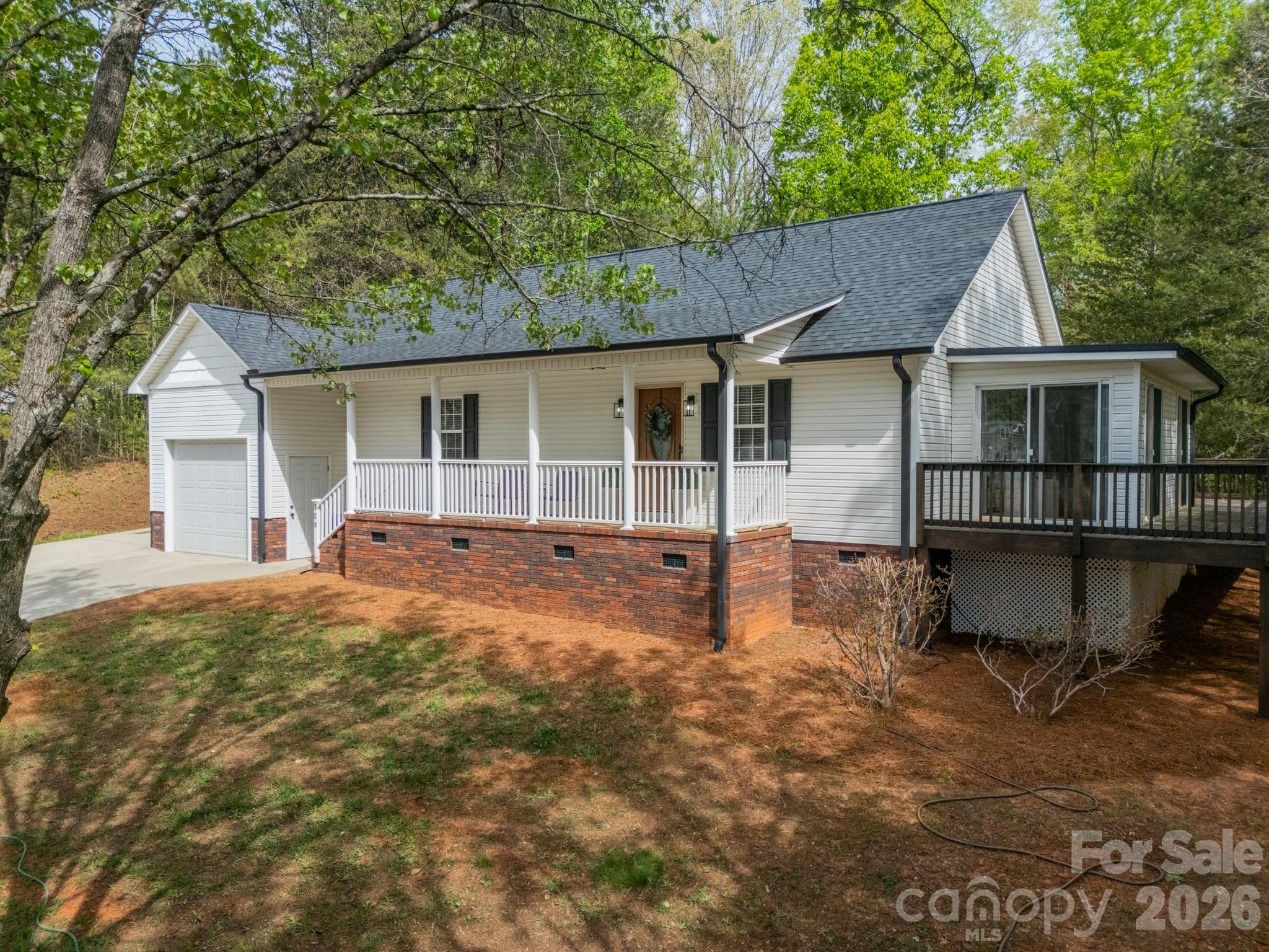 Single Family Residence at 902 Cornelius Road, Mooresville, photo 2 of 28