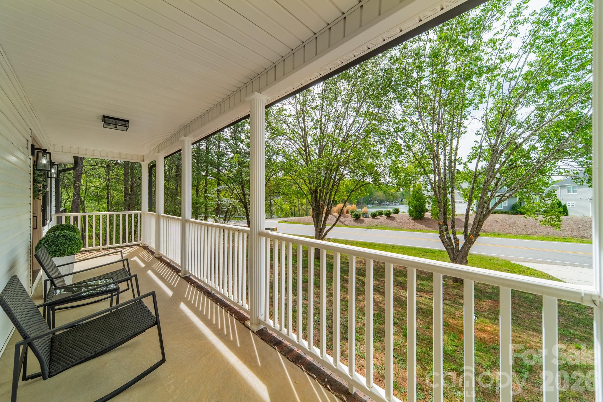 Single Family Residence at 902 Cornelius Road, Mooresville, photo 3 of 28