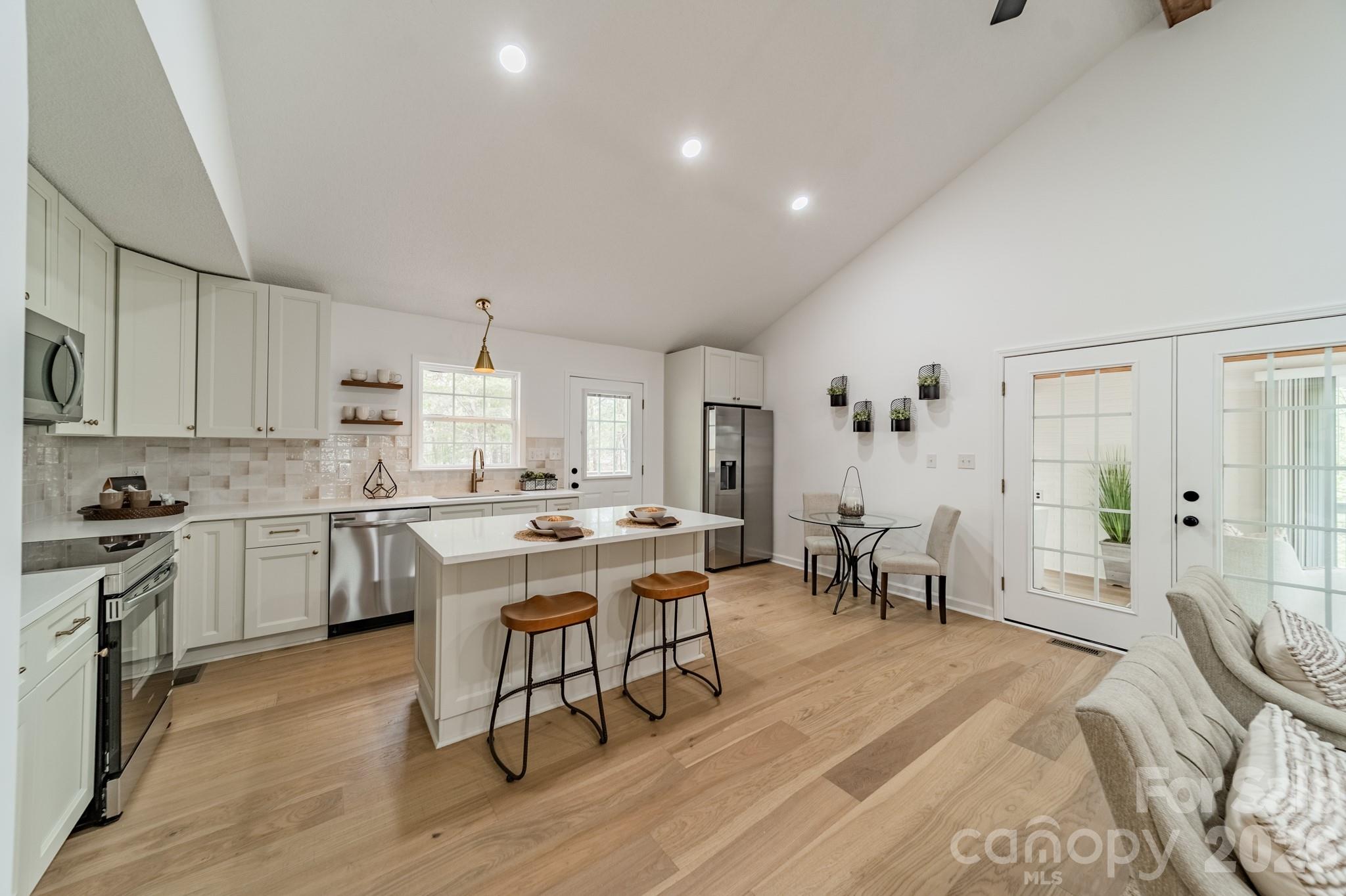 Single Family Residence at 902 Cornelius Road, Mooresville, photo 6 of 28