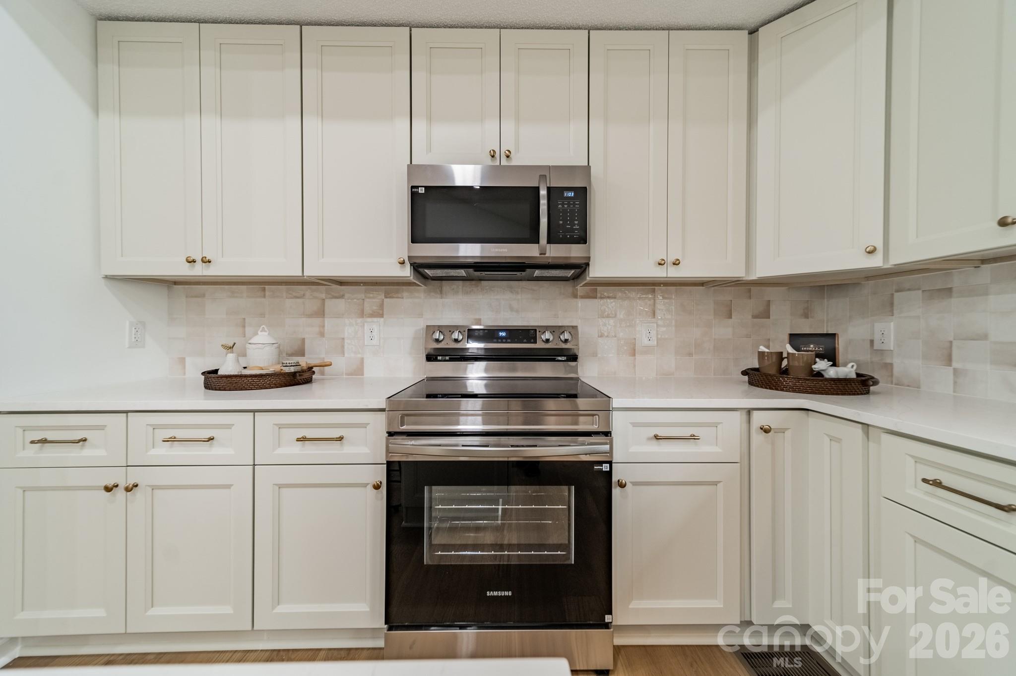 Single Family Residence at 902 Cornelius Road, Mooresville, photo 9 of 28