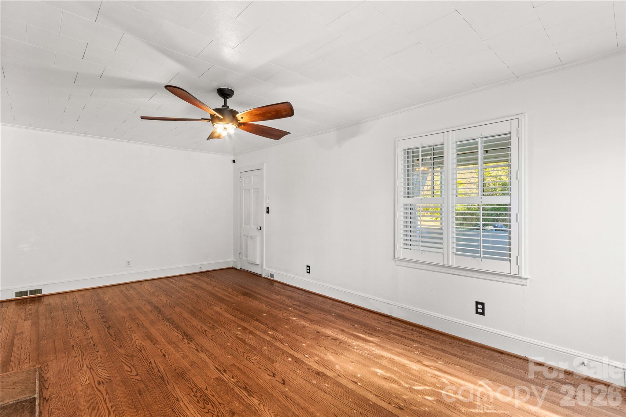 Single Family Residence at 1008 Grove Avenue SW, Lenoir, photo 10 of 46