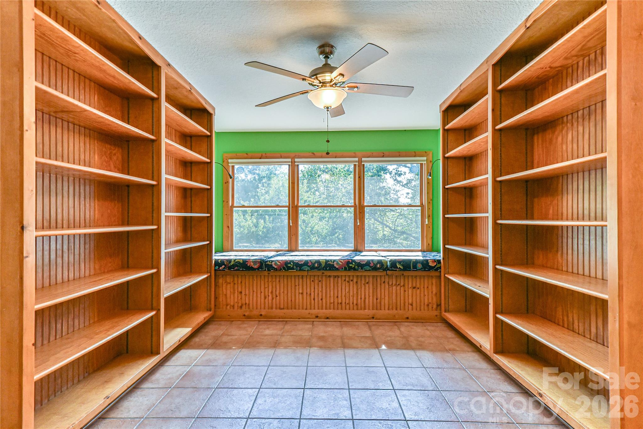 2nd floor flex space reading nook - 227 David Ridge Road, Black Mountain