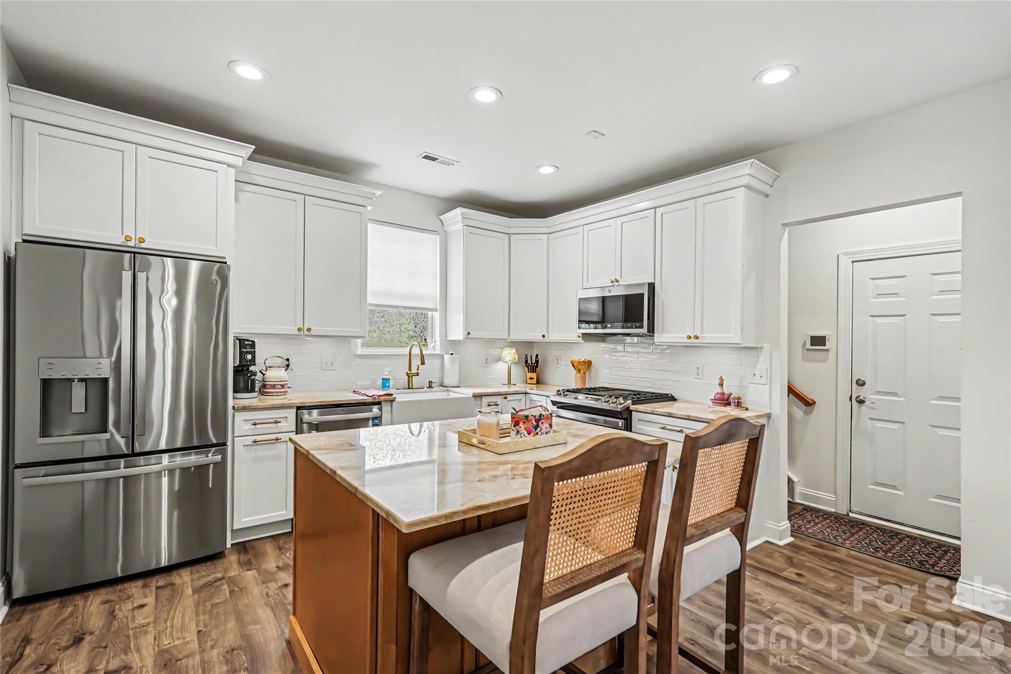 Single Family Residence at 15424 Hugh Torance Parkway, Huntersville, photo 2 of 19