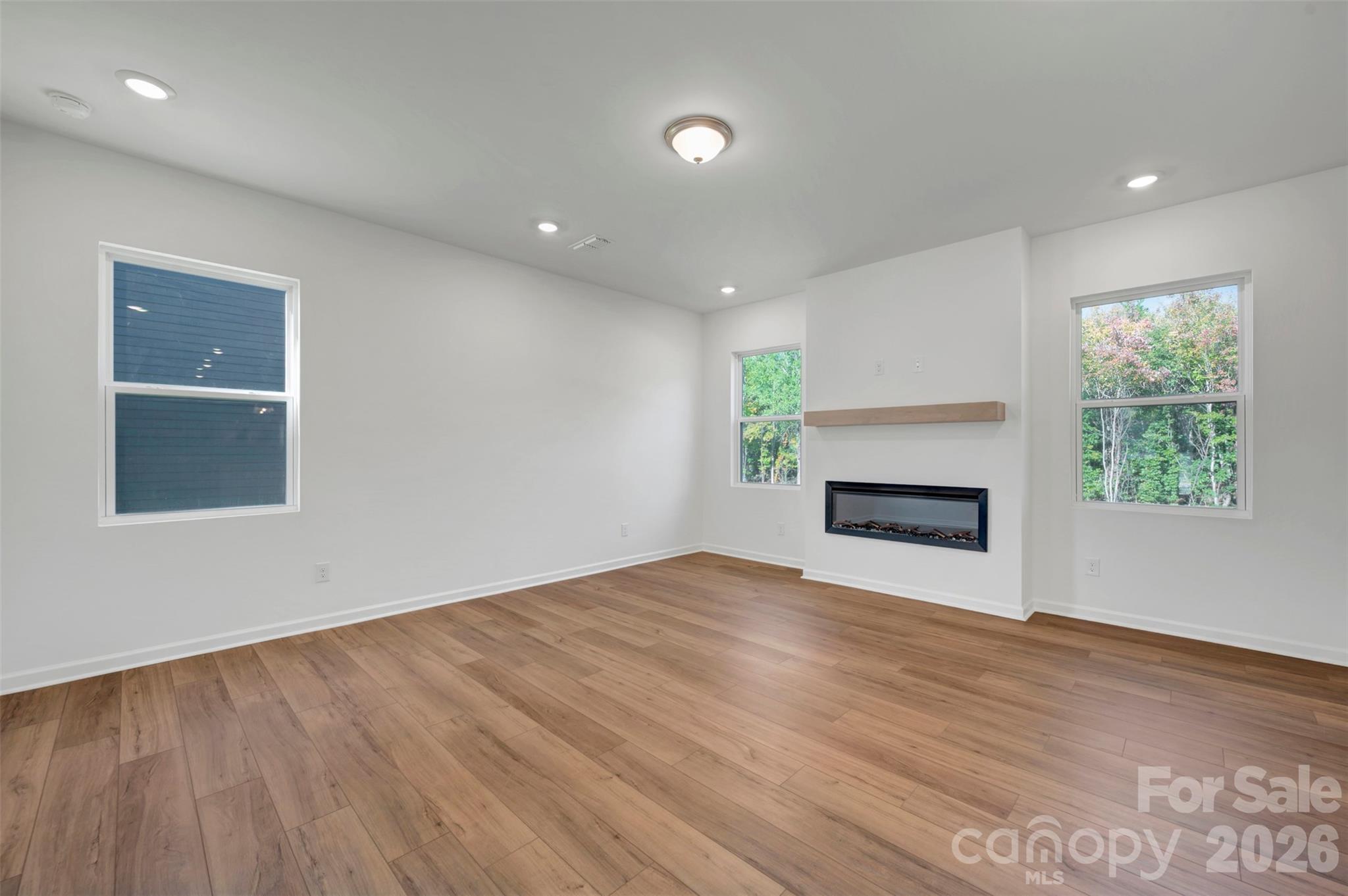 Family room - 230 Amber Glen Drive, Locust