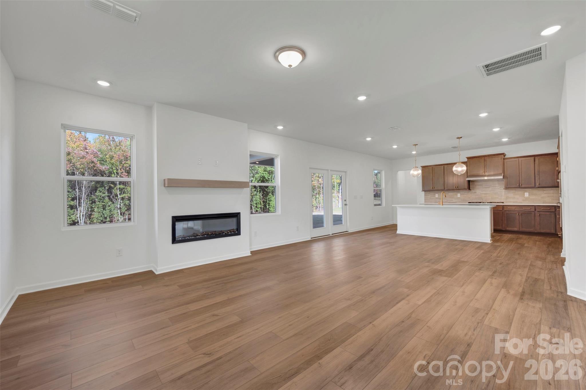 Family room - 230 Amber Glen Drive, Locust