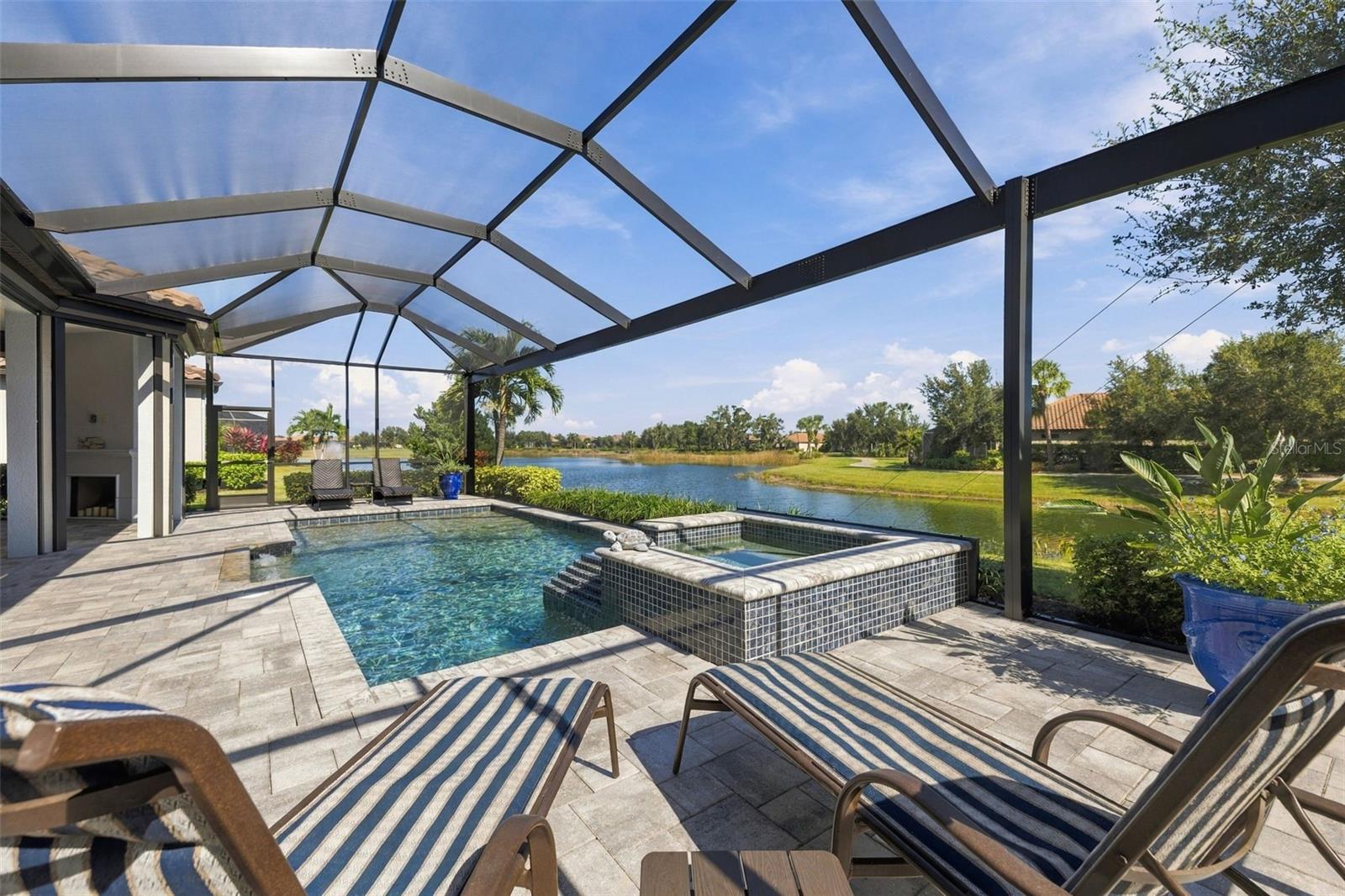 Rear view of pond and golf course - 4723 BENITO CT, BRADENTON