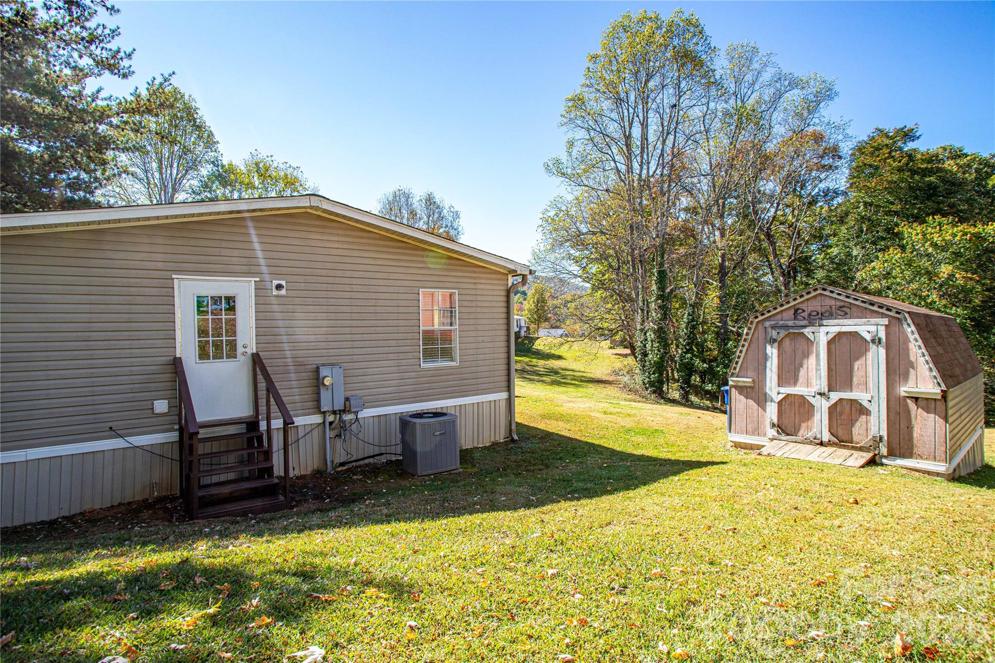 Single Family Residence at 366 Dix Creek No 1 Road, Leicester, photo 4 of 30