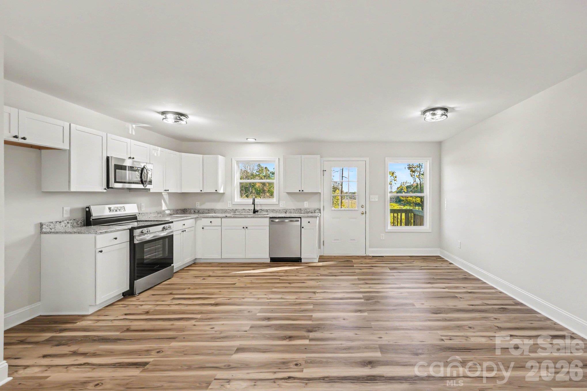 Granite counter tops, stainless steel appliances - 1815 Hollywood Drive, Salisbury