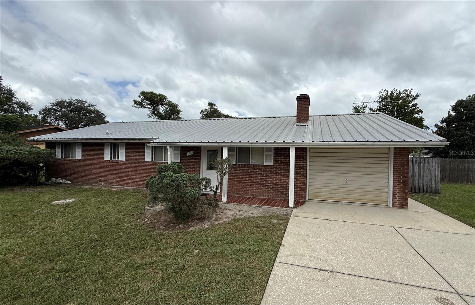 1225 VICTORY PALM DR