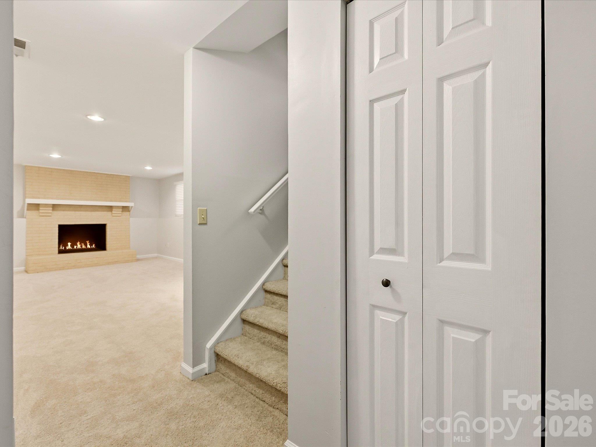 Lower Level Landing - 10446 Club Car Court, Mint Hill
