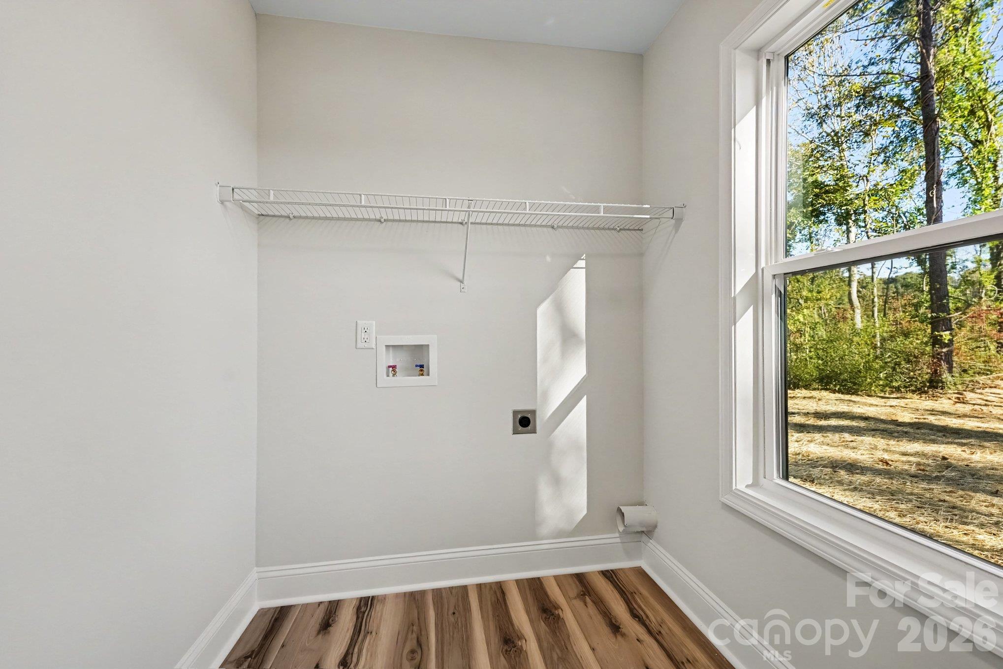 Laundry room, (not in picture is a walk in panty to the right of laundry) - 1825 Hollywood Drive, Salisbury
