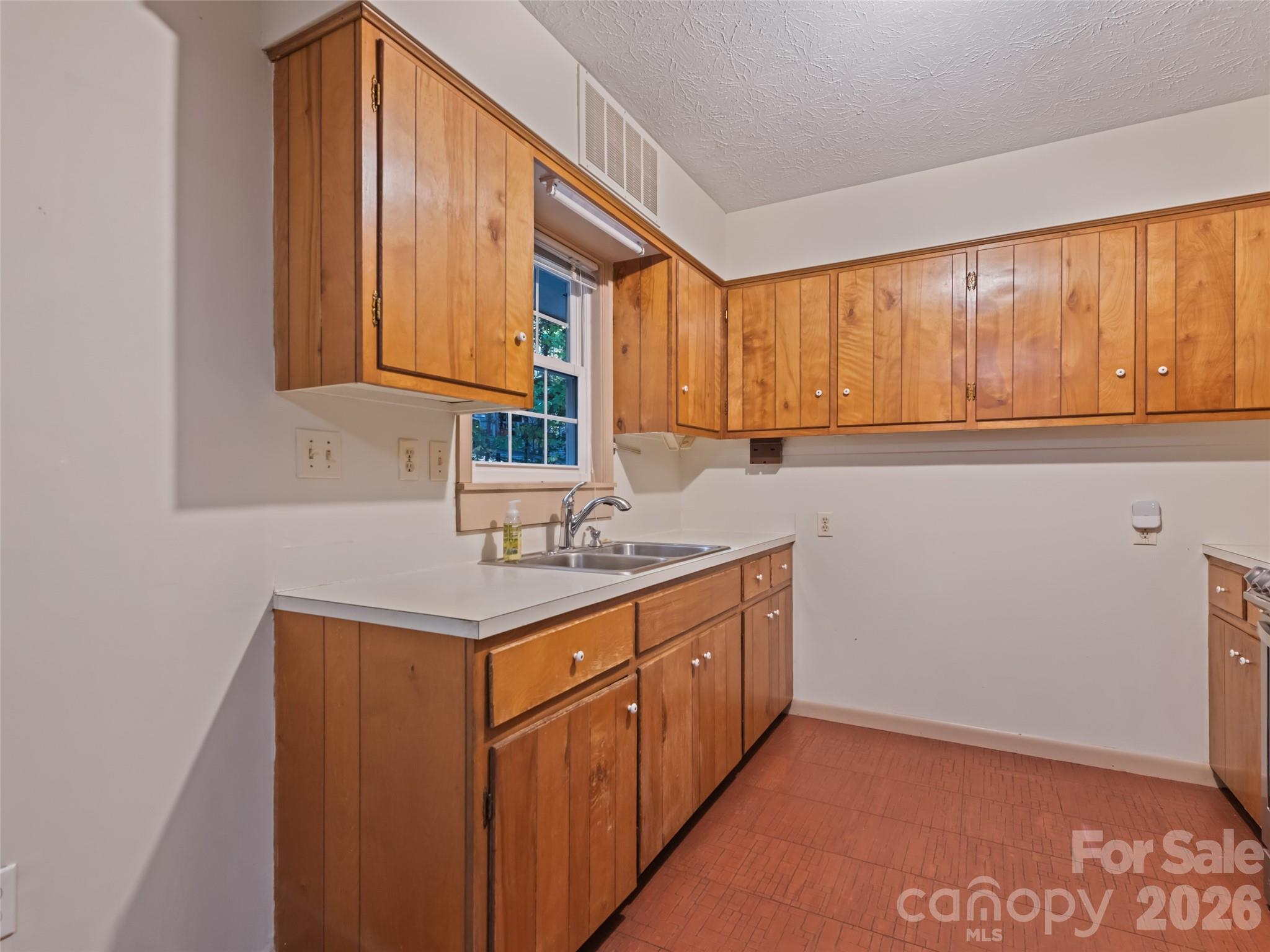Single Family Residence at 193 C E Smathers Drive, Waynesville, photo 14 of 32