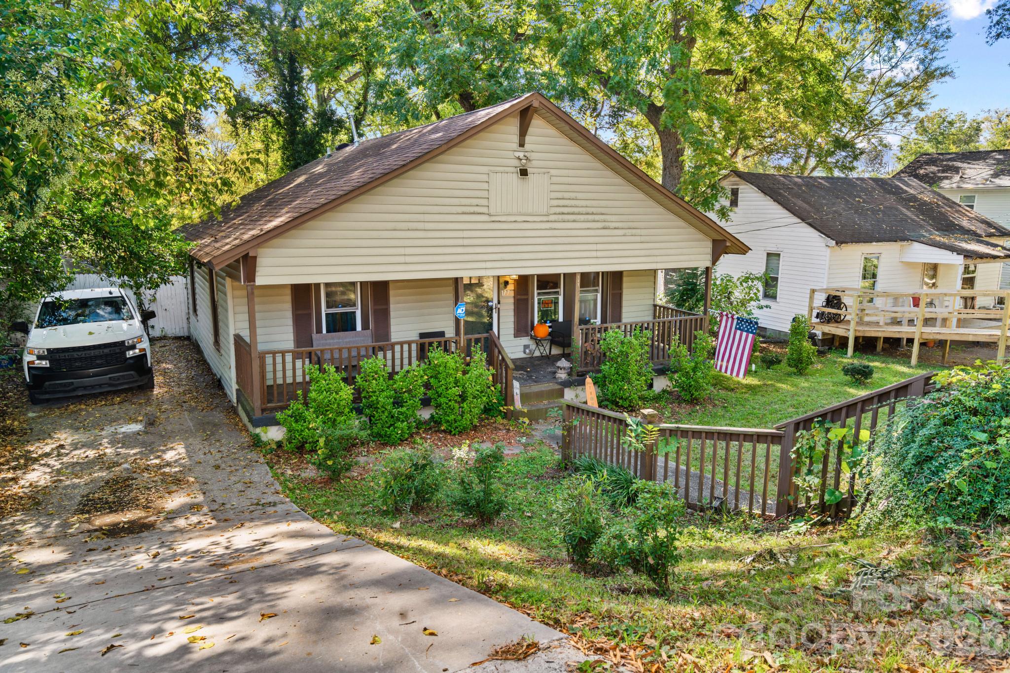 Single Family Residence at 177 Young Avenue SW, Concord, photo 2 of 35