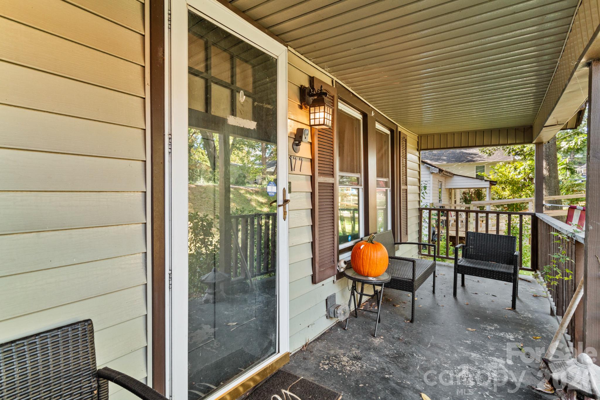 Single Family Residence at 177 Young Avenue SW, Concord, photo 6 of 35