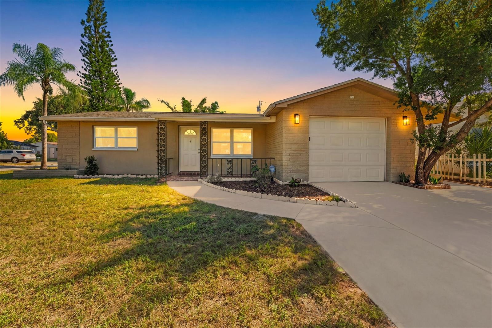 1102 CROYDON LN