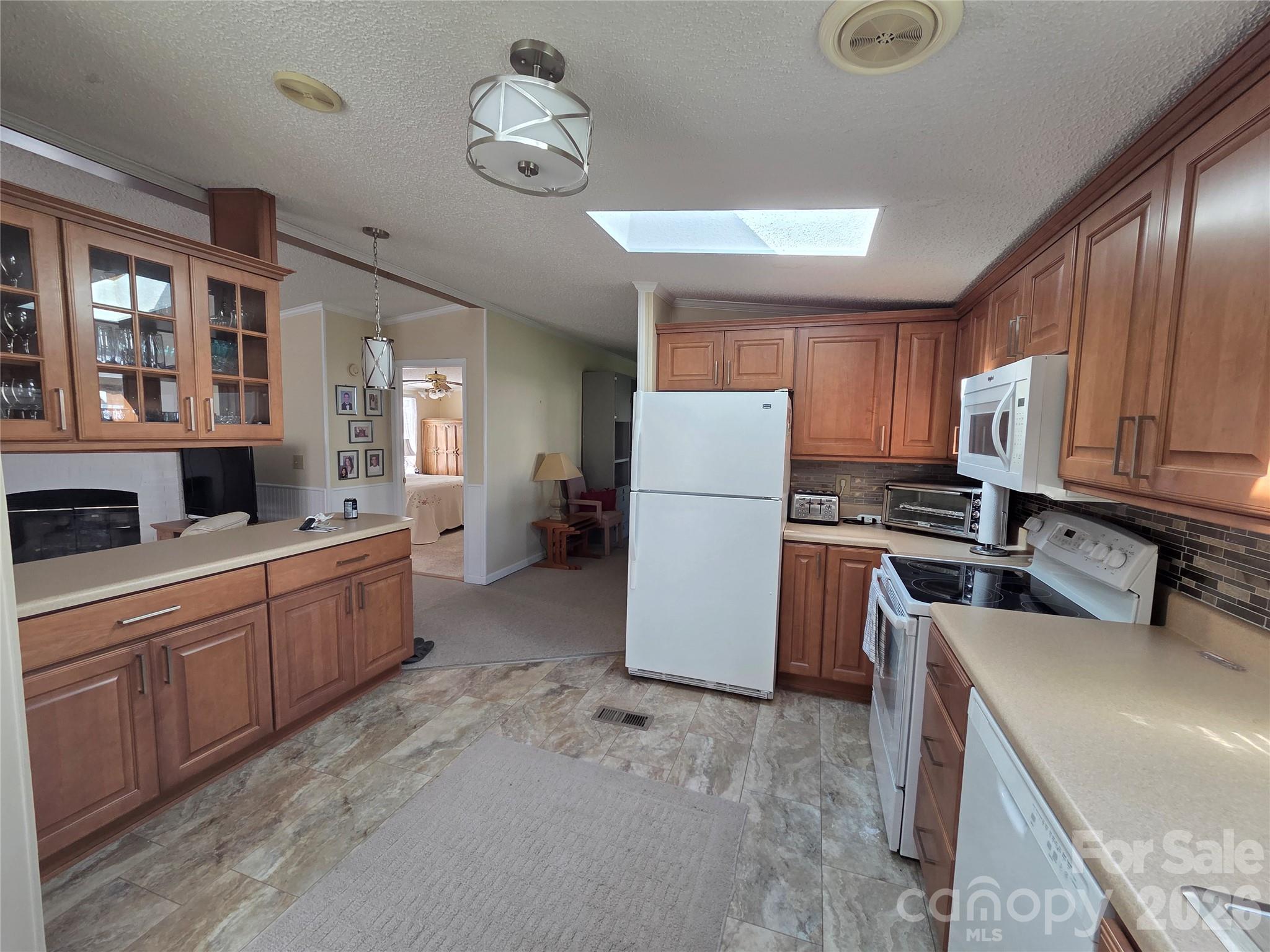 roomy kitchen - 205 Misty Lane, Hendersonville