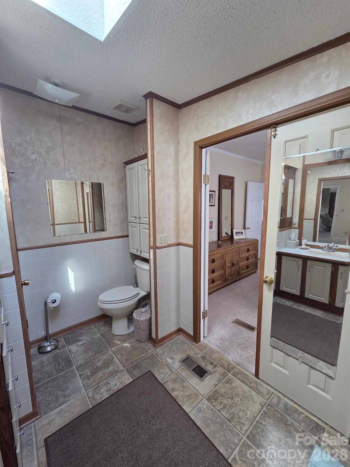primary bathroom - 205 Misty Lane, Hendersonville