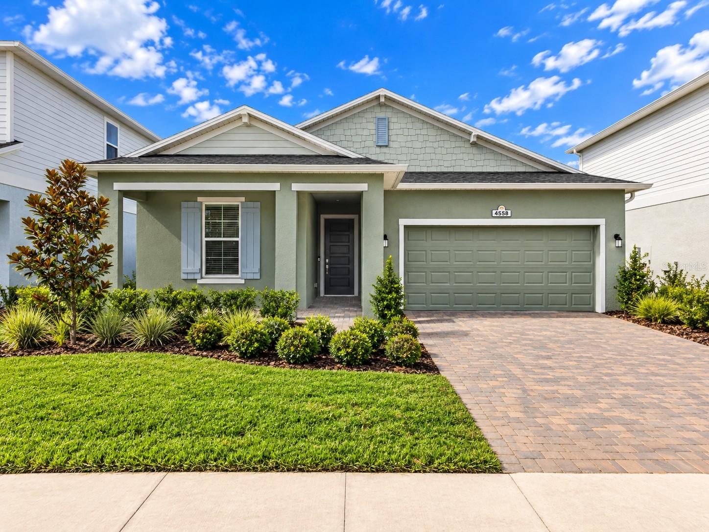 4558 LIVE OAK TRL