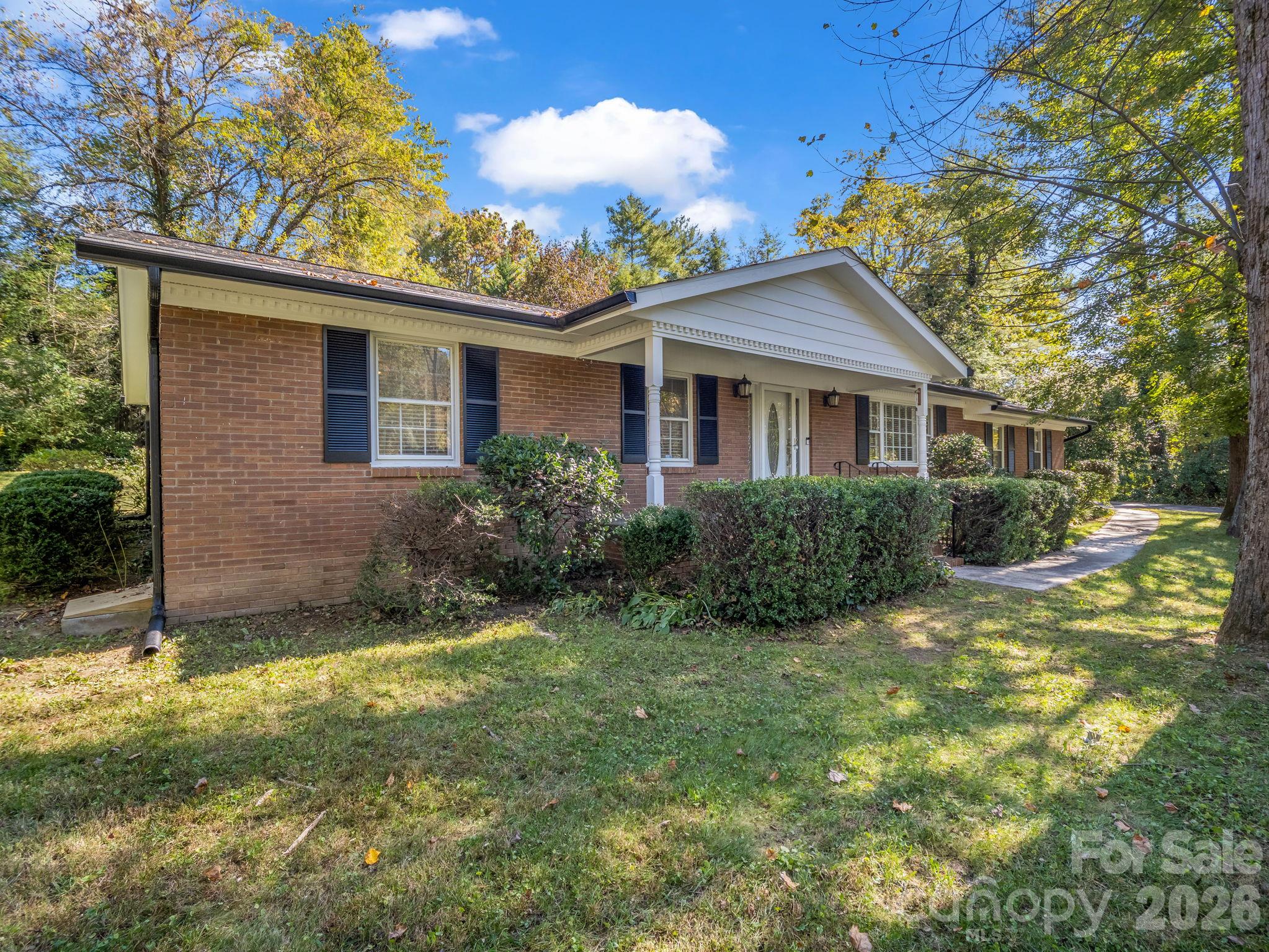 Front - 2630 Seminole Drive, Hendersonville