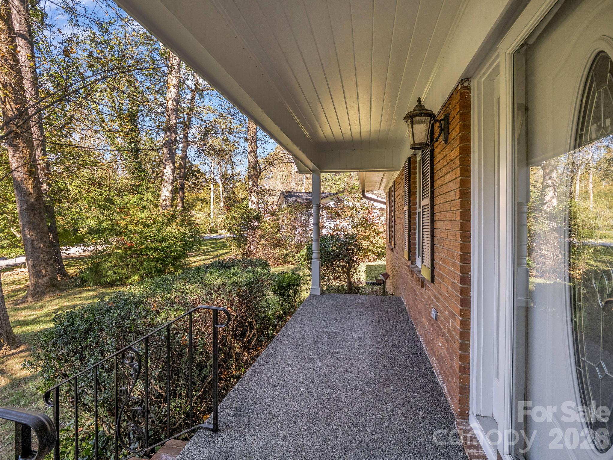 Front Porch - 2630 Seminole Drive, Hendersonville