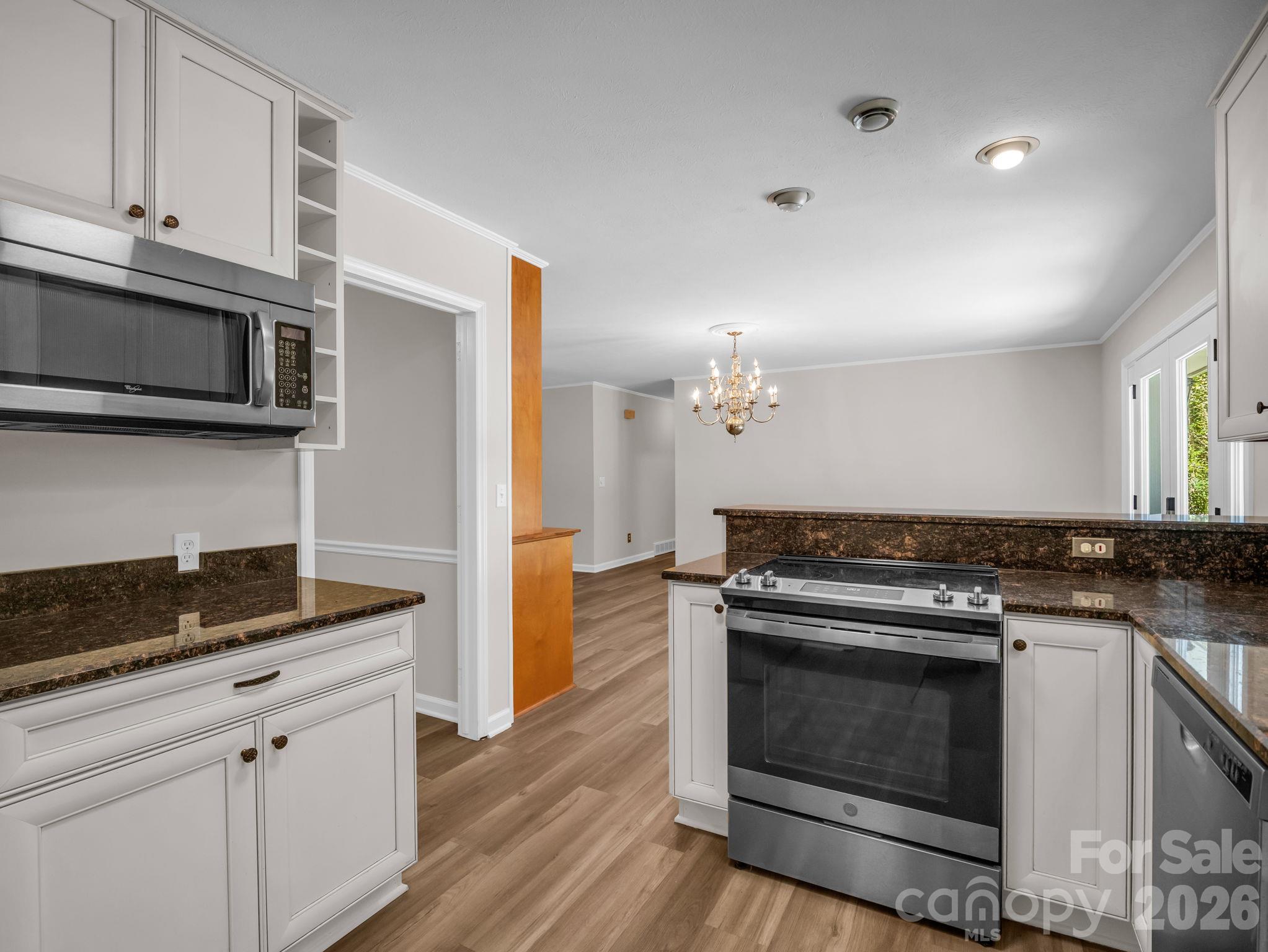Kitchen looking into dining area - 2630 Seminole Drive, Hendersonville