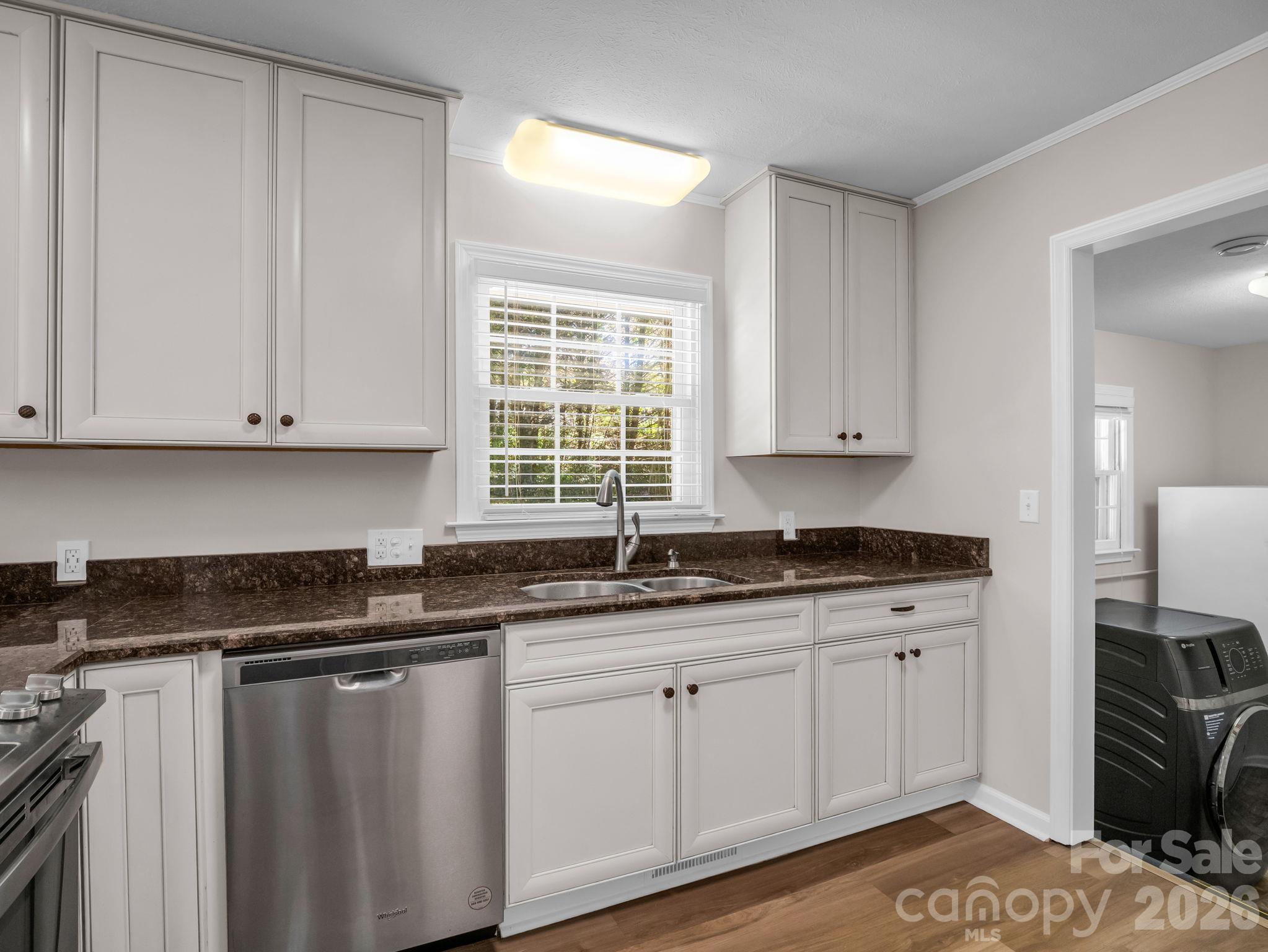 Kitchen, granite countertops and stainless steel appliances - 2630 Seminole Drive, Hendersonville