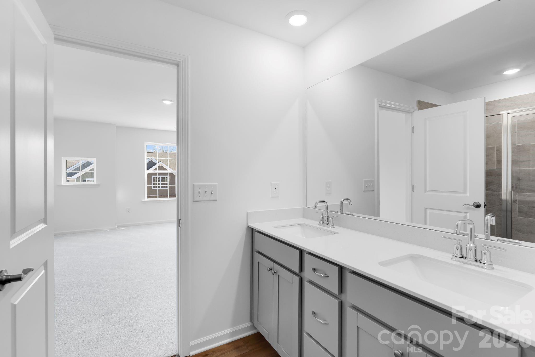 Townhouse at 660 Sparano Loop, York, photo 13 of 15