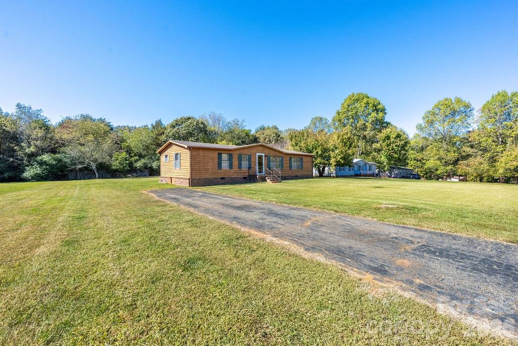 Single Family Residence at 149 Hallmark Estates Drive, Statesville, photo 2 of 39