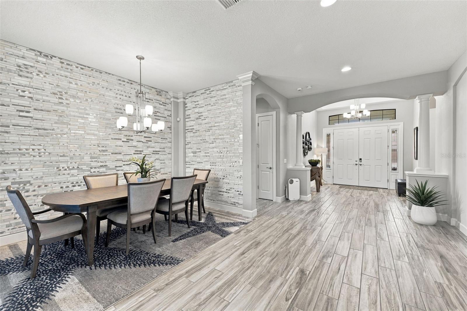 Beautiful Dining Room Accent Wall - 4723 BENITO CT, BRADENTON