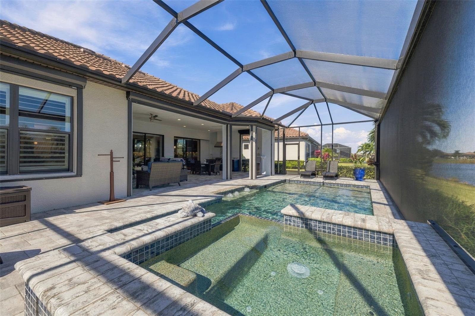 Outdoor living - 4723 BENITO CT, BRADENTON