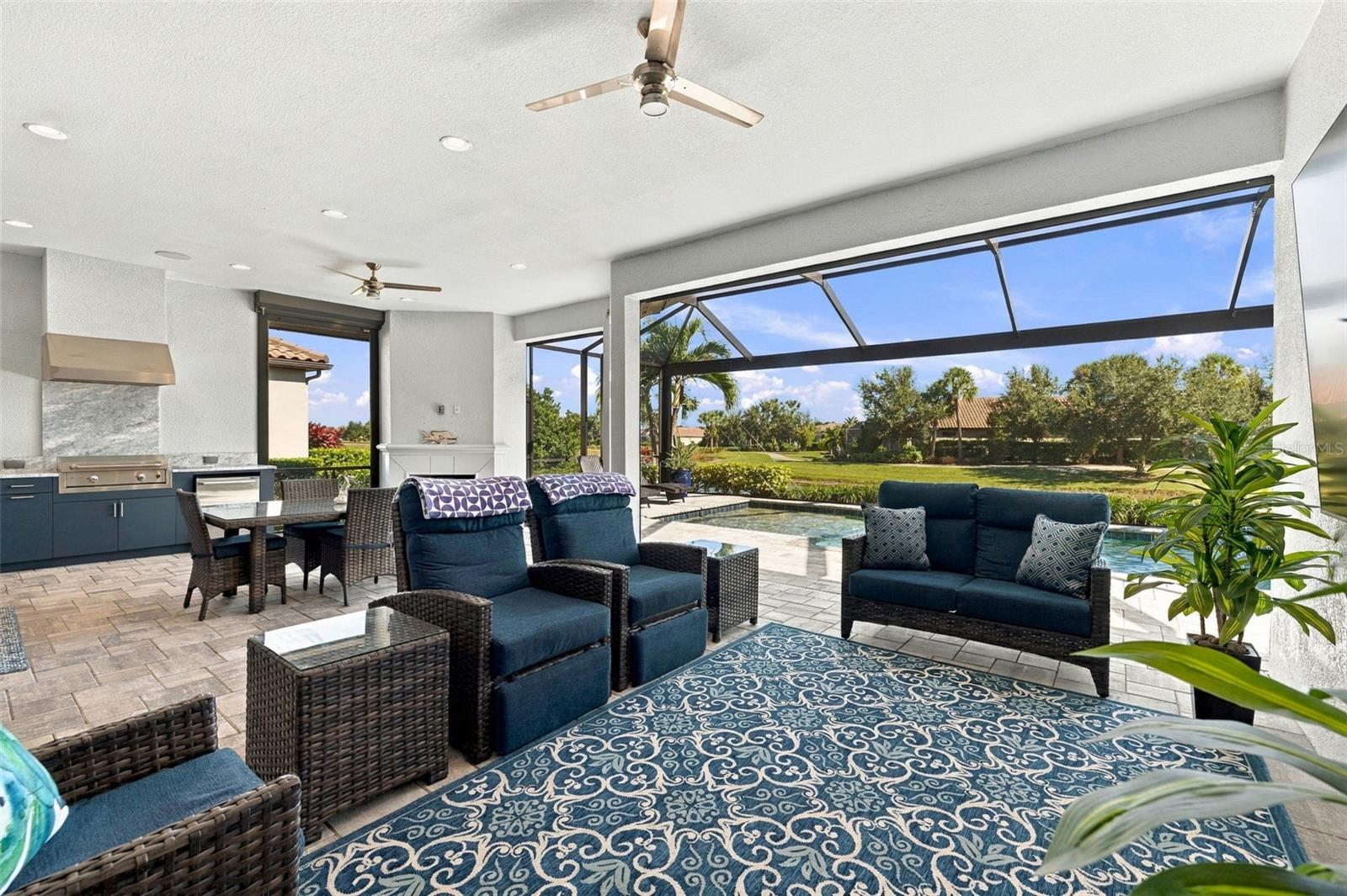 Outdoor living! - 4723 BENITO CT, BRADENTON