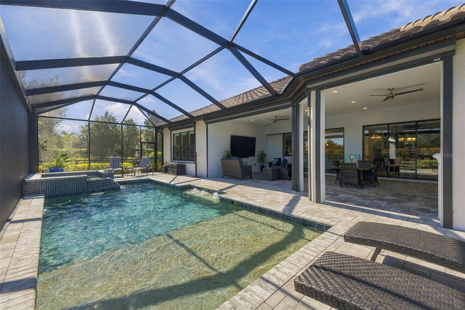Hurricane Shades up - 4723 BENITO CT, BRADENTON