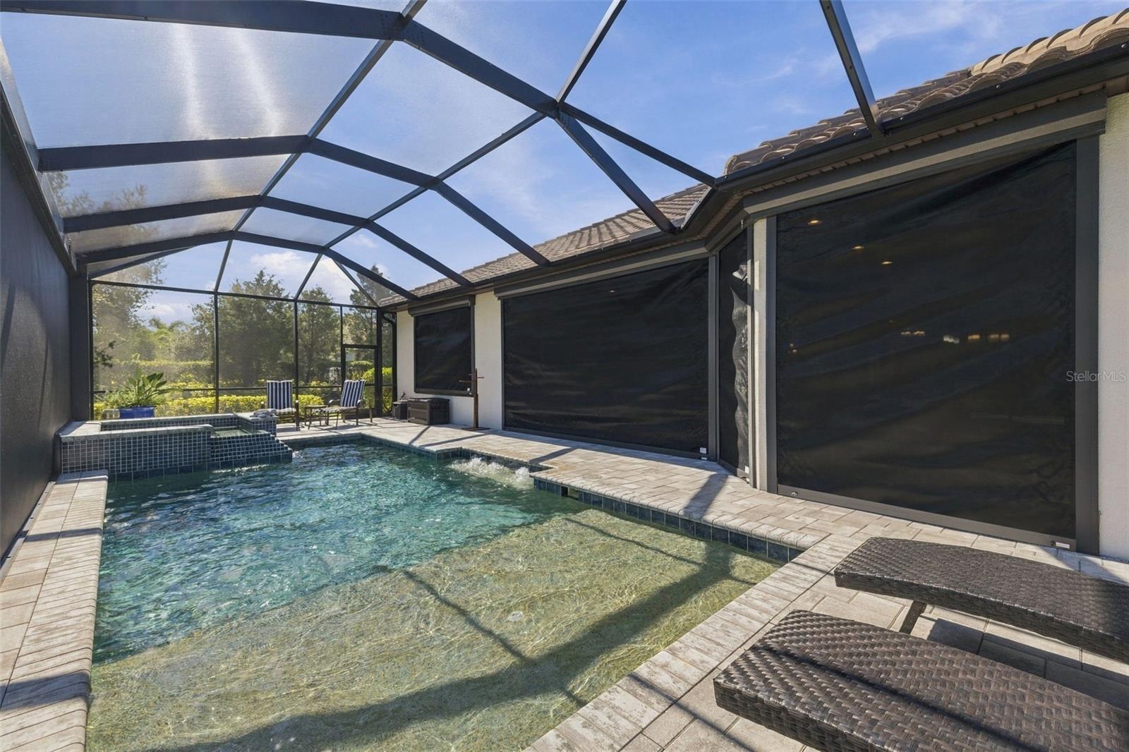 Hurricane Shades down - 4723 BENITO CT, BRADENTON