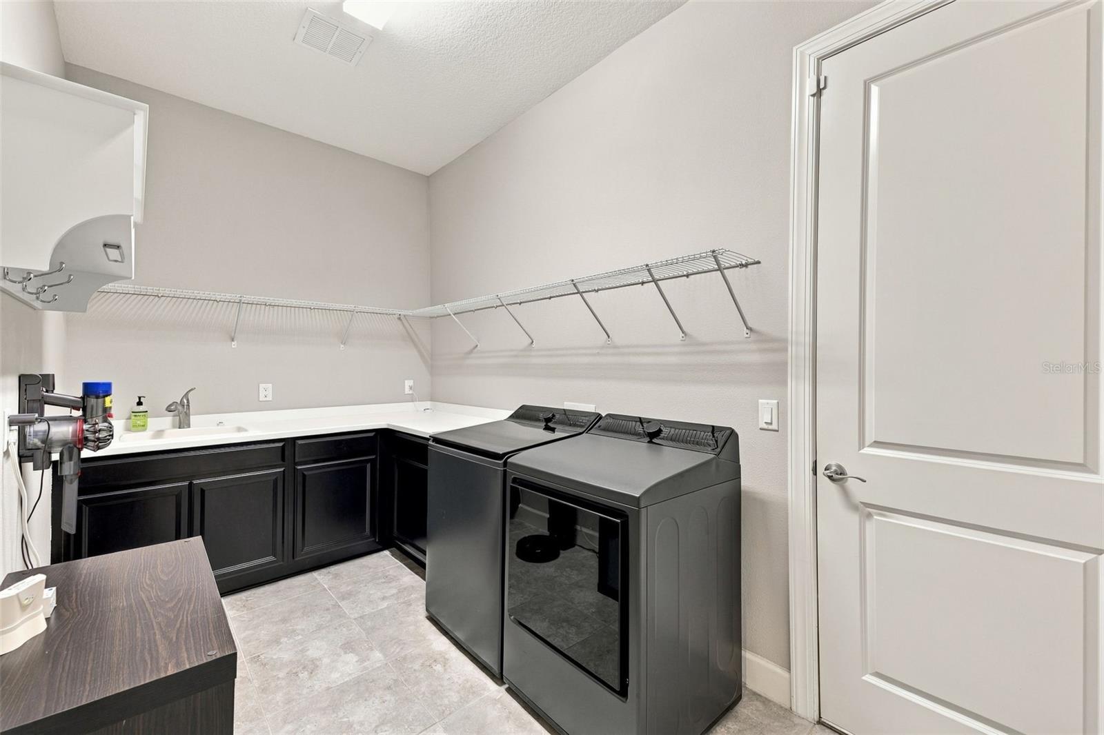 Large Utility Room with sink - 4723 BENITO CT, BRADENTON
