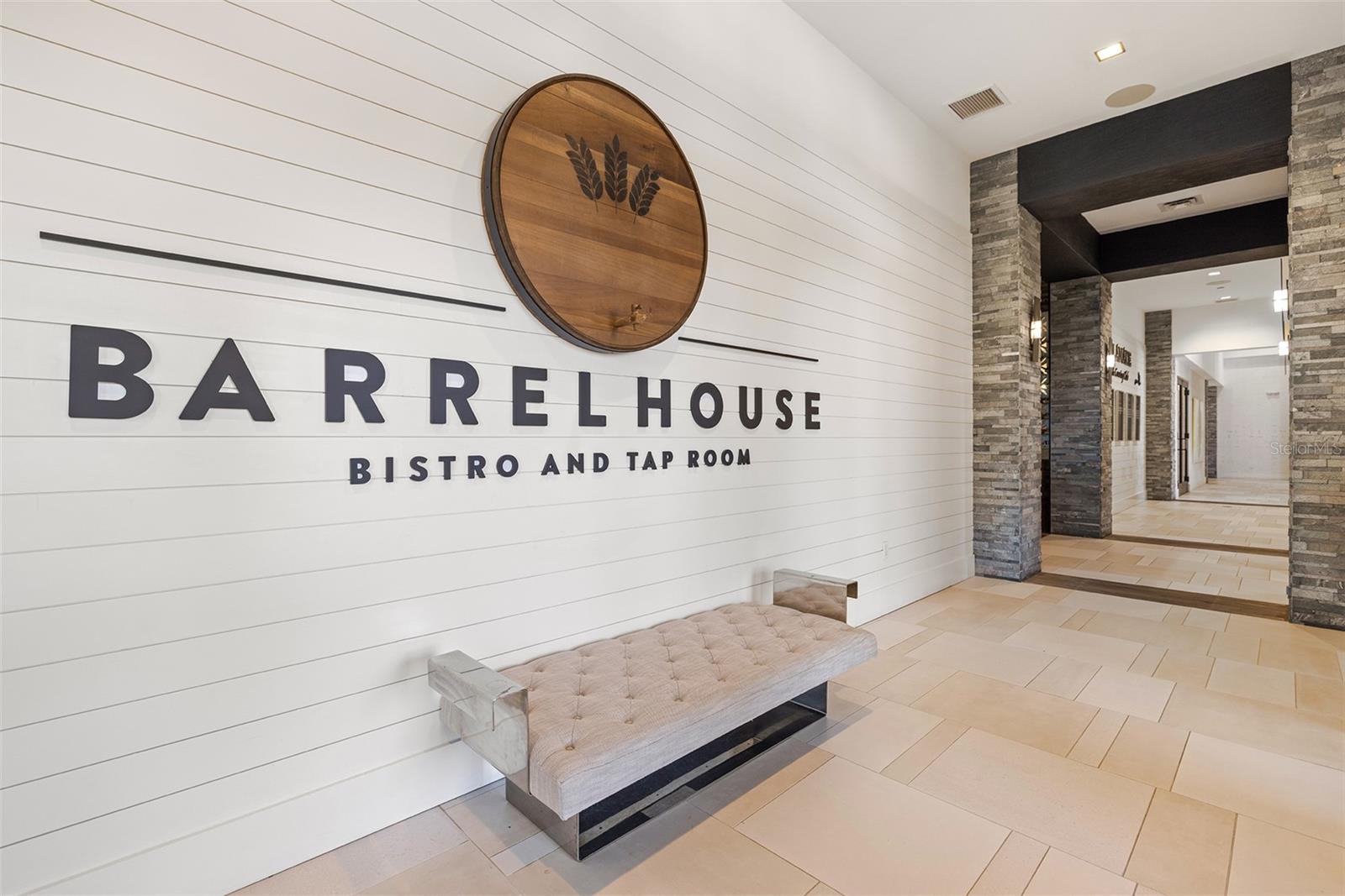 Welcome to the Barrel House - 4723 BENITO CT, BRADENTON
