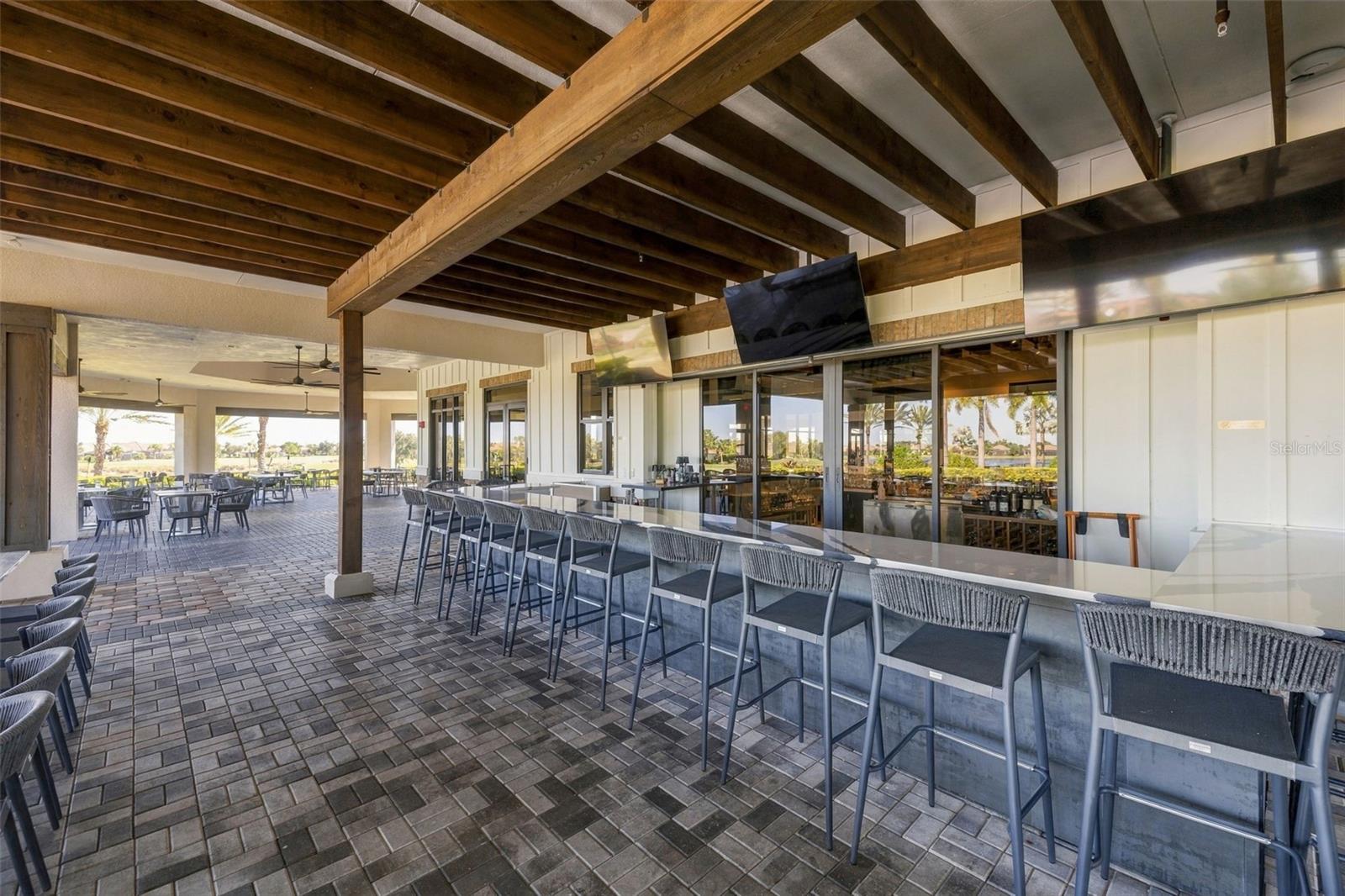 Finally a bar on the outside! - 4723 BENITO CT, BRADENTON